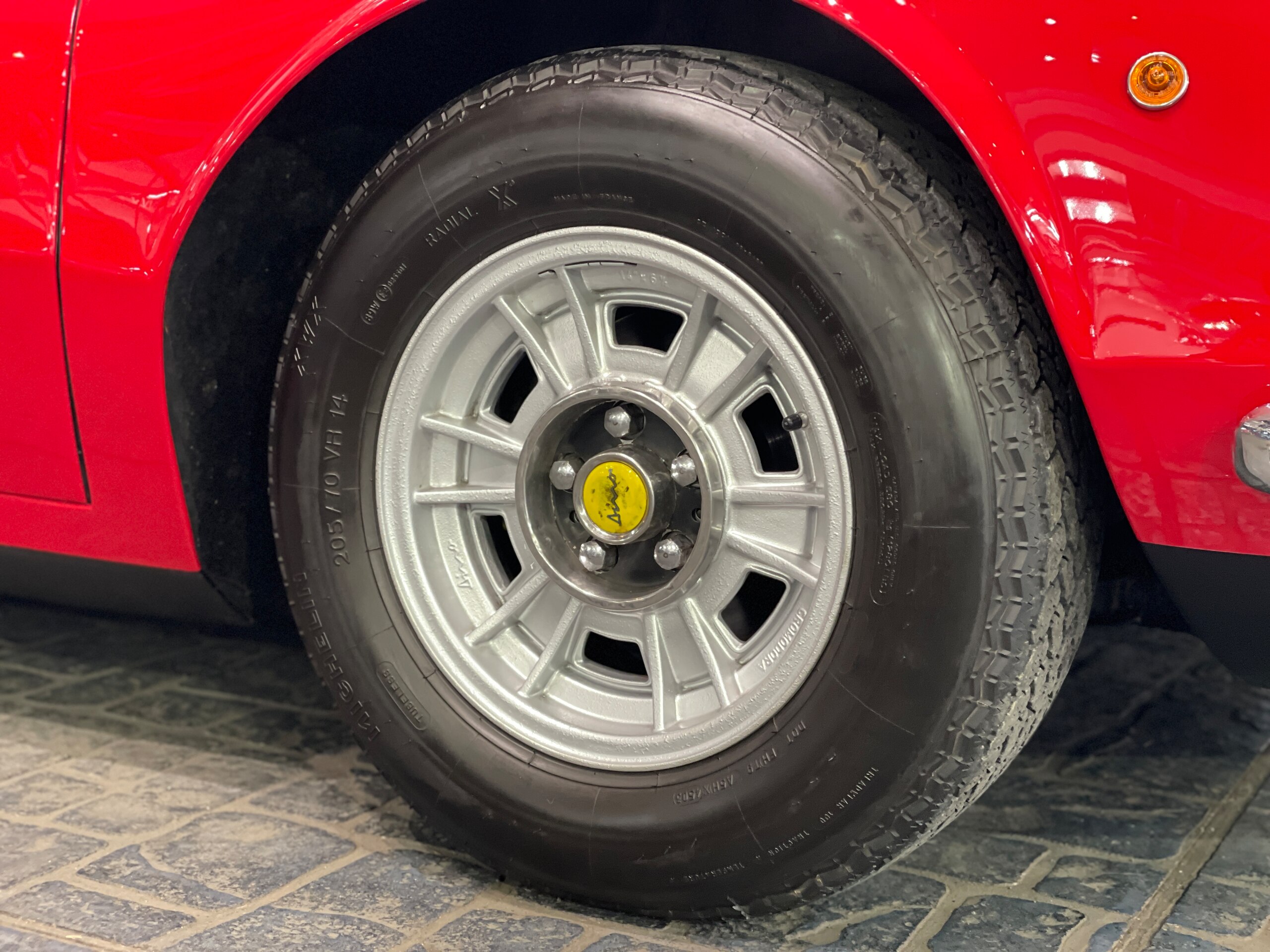 1972 Ferrari DINO 246GT — Photo 10 / 12