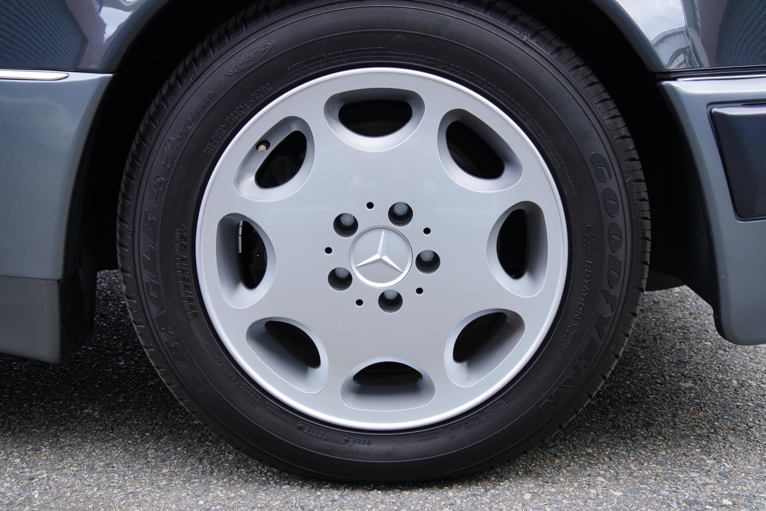 1992 Mercedes Benz E500 — Photo 18 / 20
