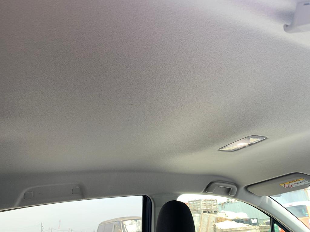 2019 Toyota Vitz — Photo 17 / 21