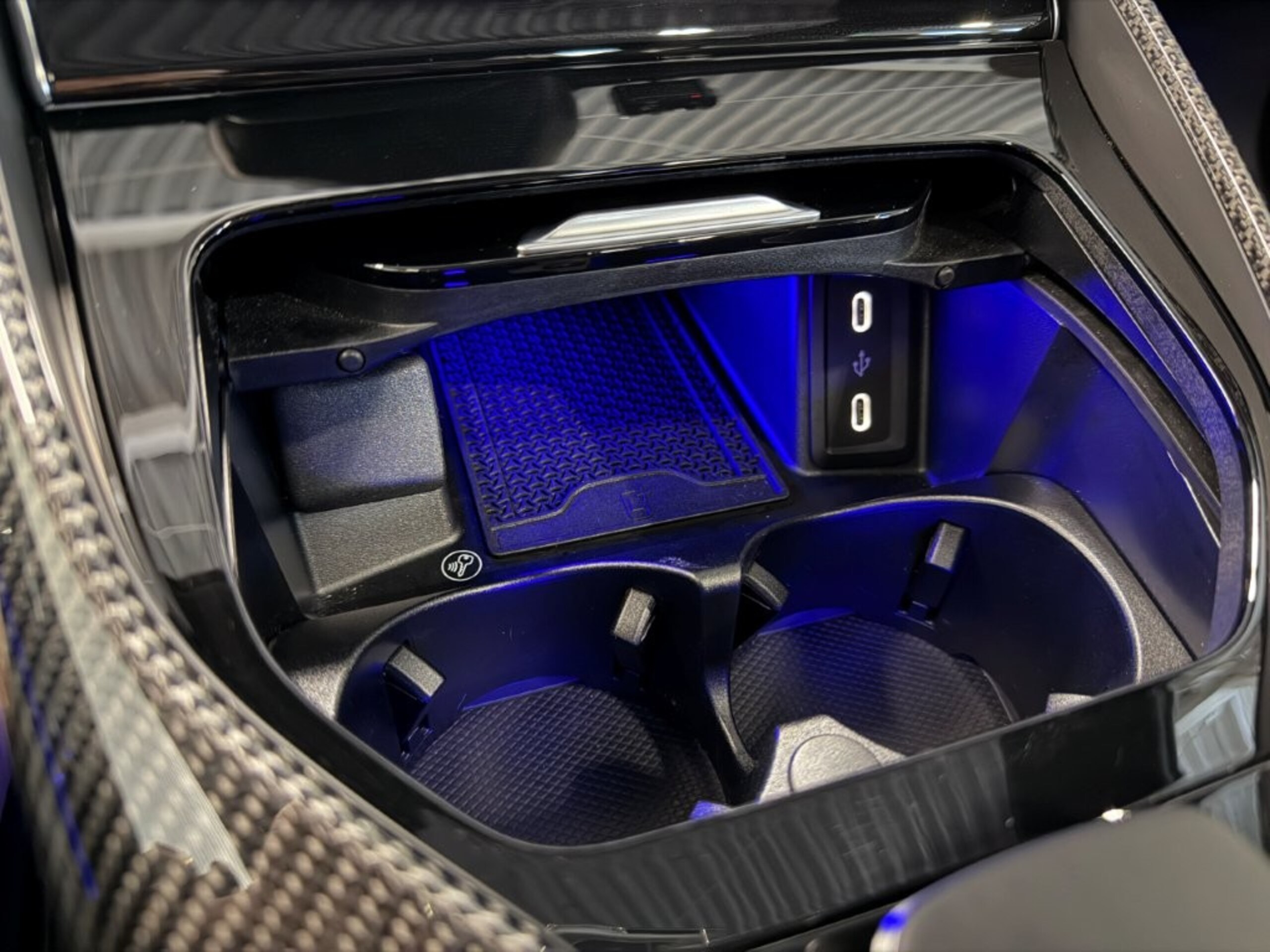 2025 Mercedes Benz AMG GT63 SE Performance — Photo 37 / 61
