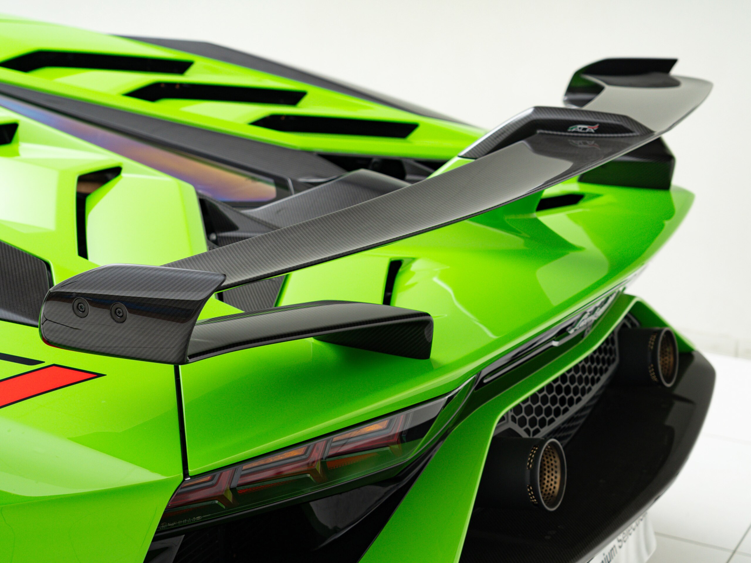 2019 Lamborghini Aventador SVJ — Photo 13 / 16