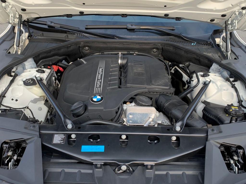 2015 BMW 740i M Sport — Photo 12 / 27