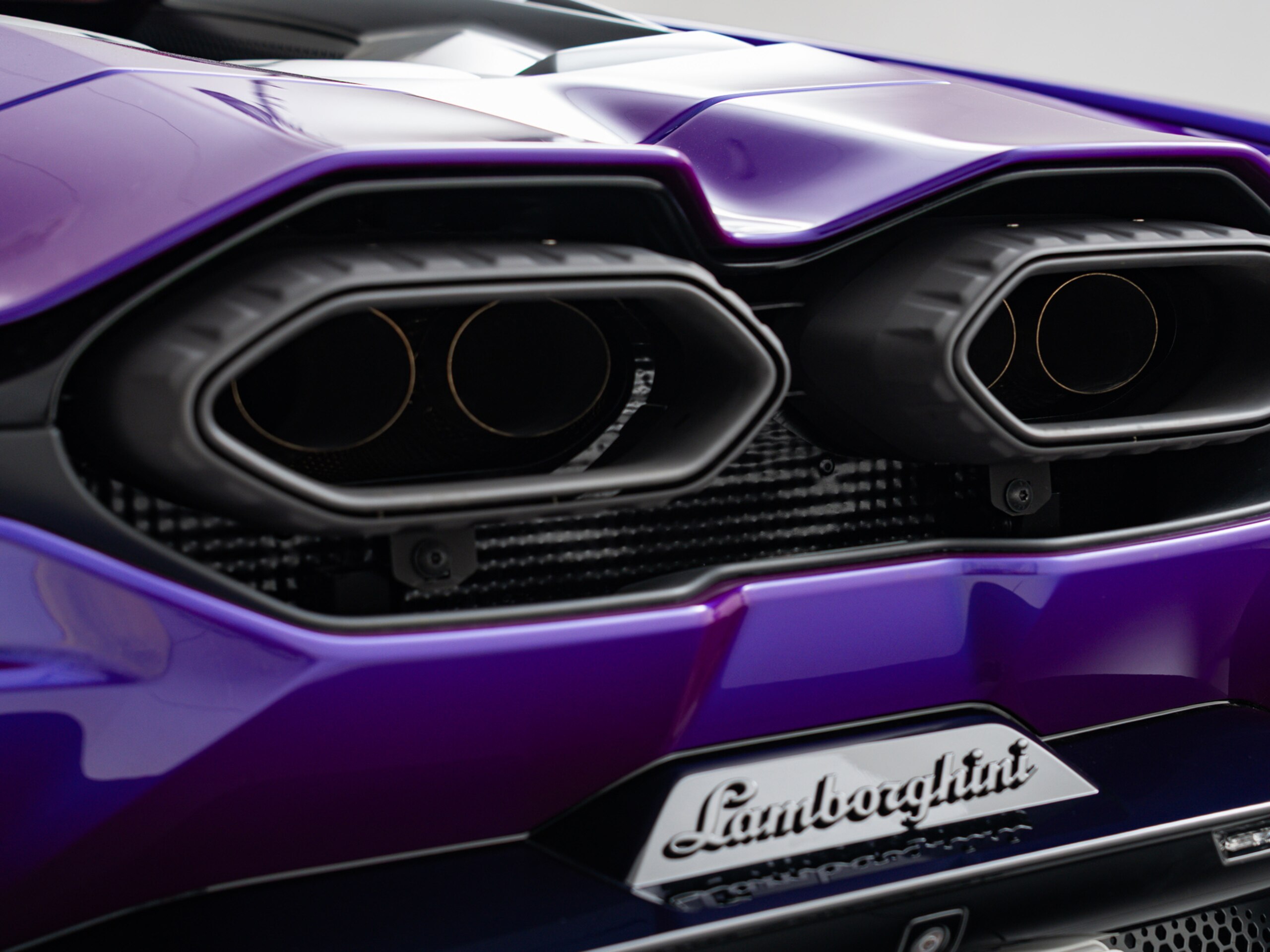 2024 Lamborghini Revuelto — Photo 21 / 23
