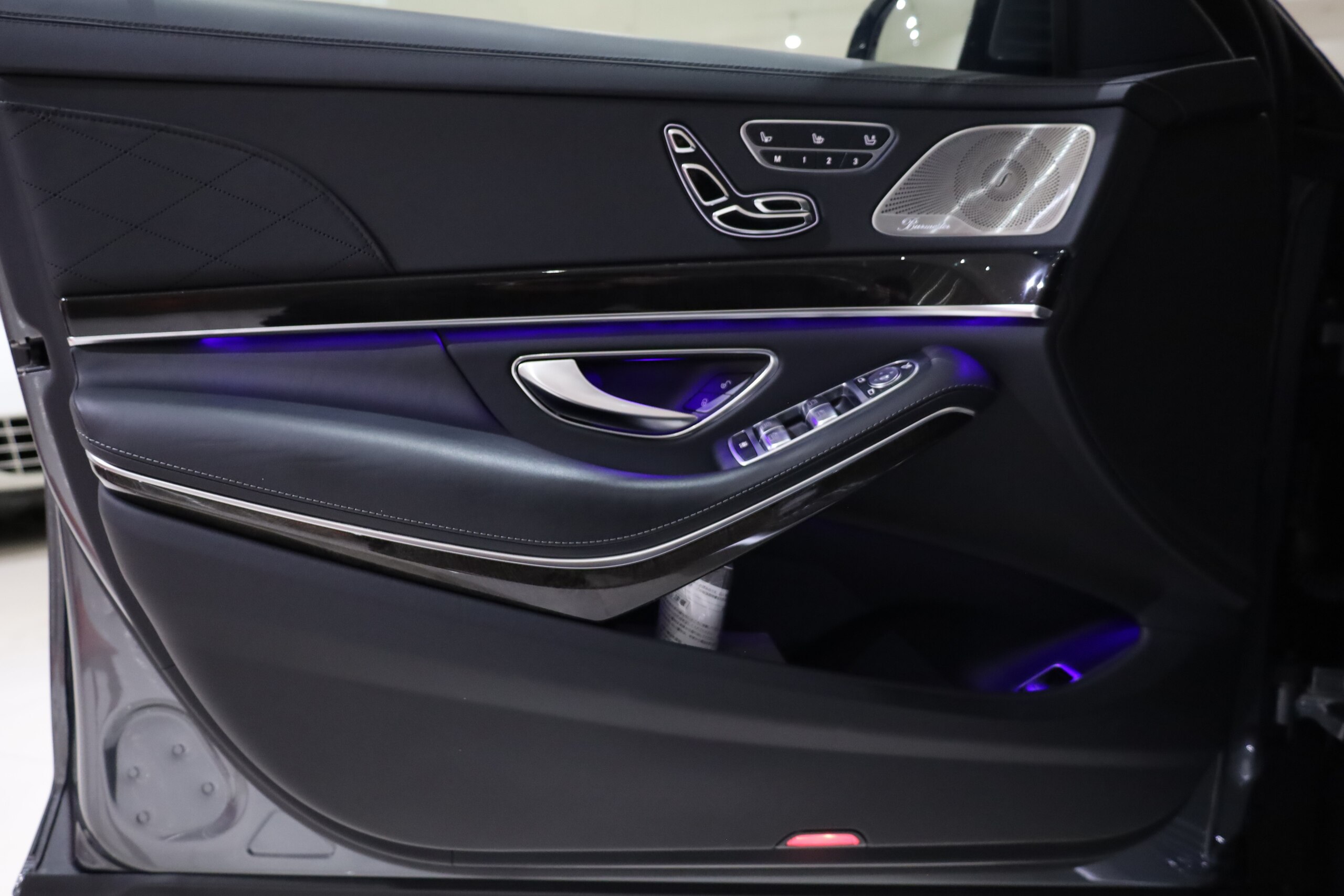 2016 Mercedes Benz S63 AMG 4Matic Long — Photo 8 / 12