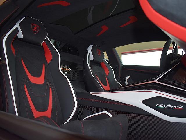 2021 Lamborghini SIÁN FKP 37 — Photo 23 / 24
