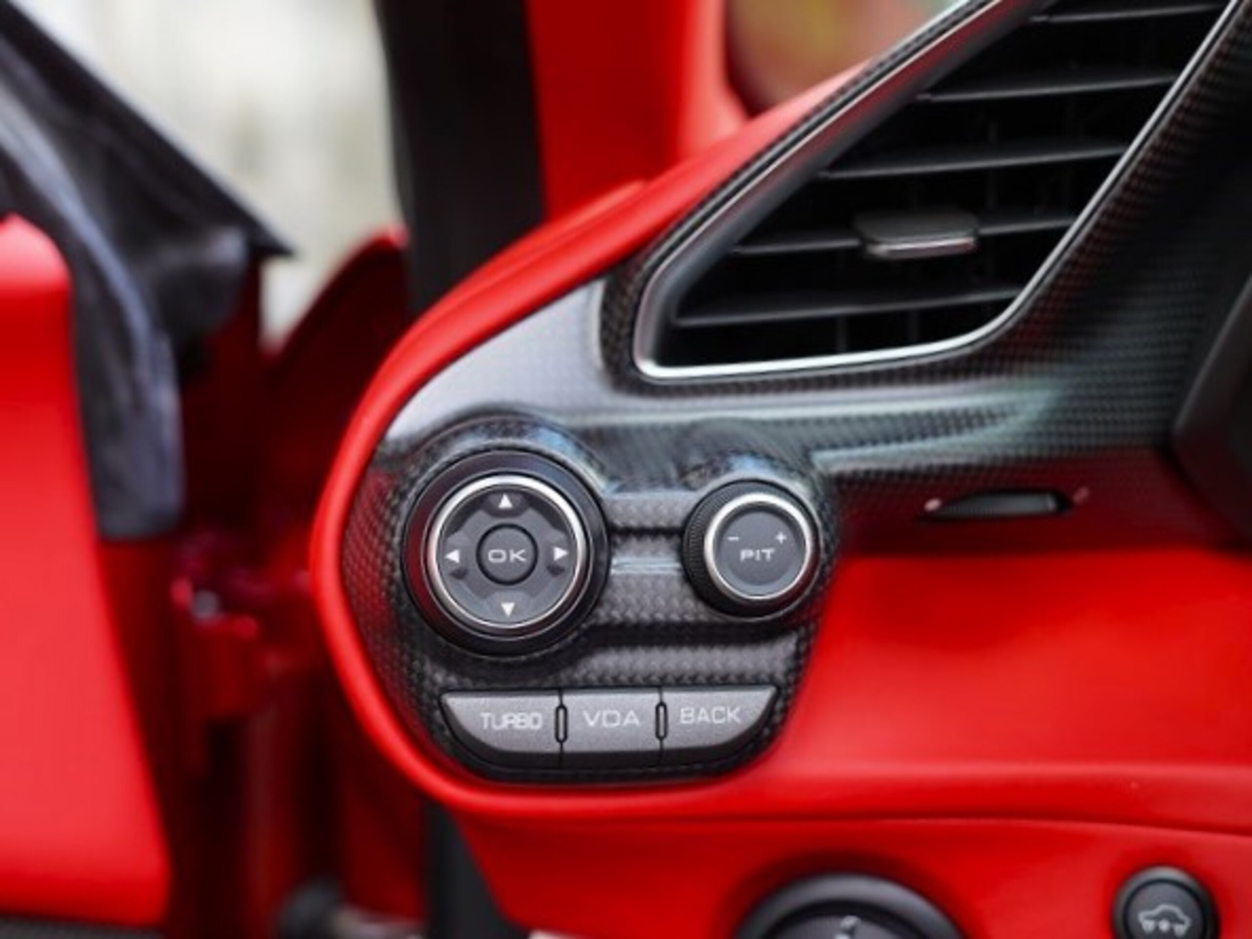2020 Ferrari 488 Pista Spider — Photo 9 / 17