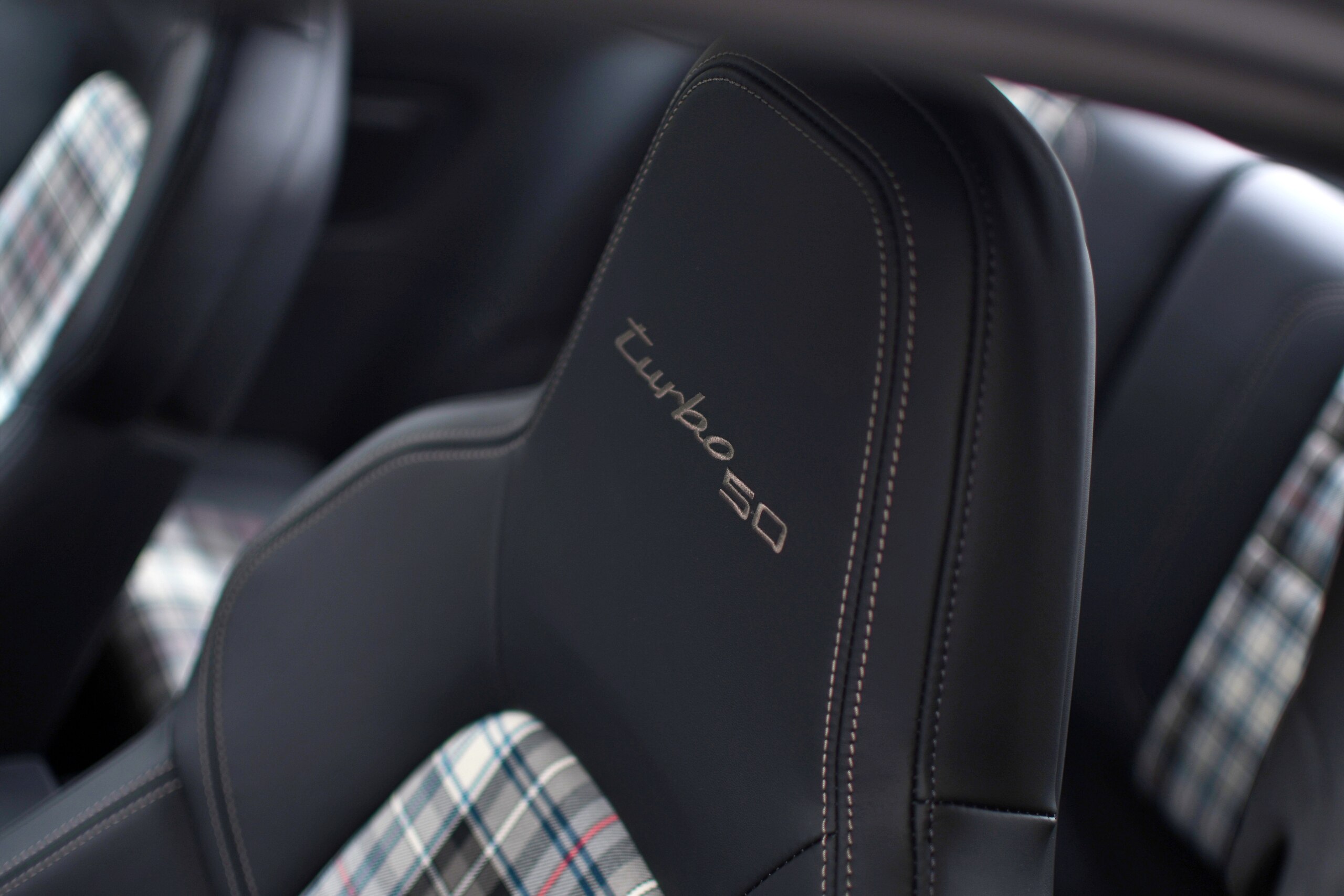 2025 Porsche 911 Turbo — Photo 19 / 44