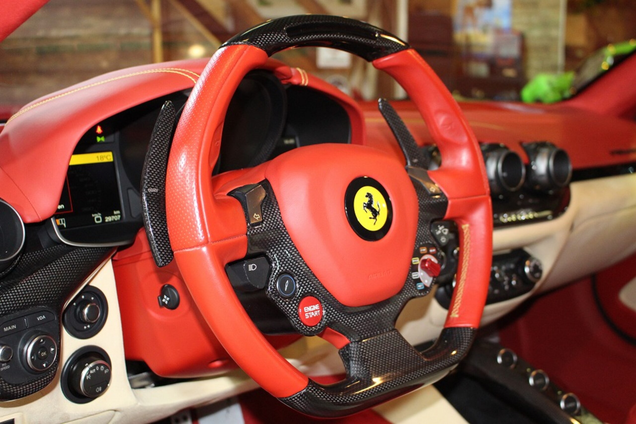 2014 Ferrari F12 Berlinetta — Photo 12 / 24
