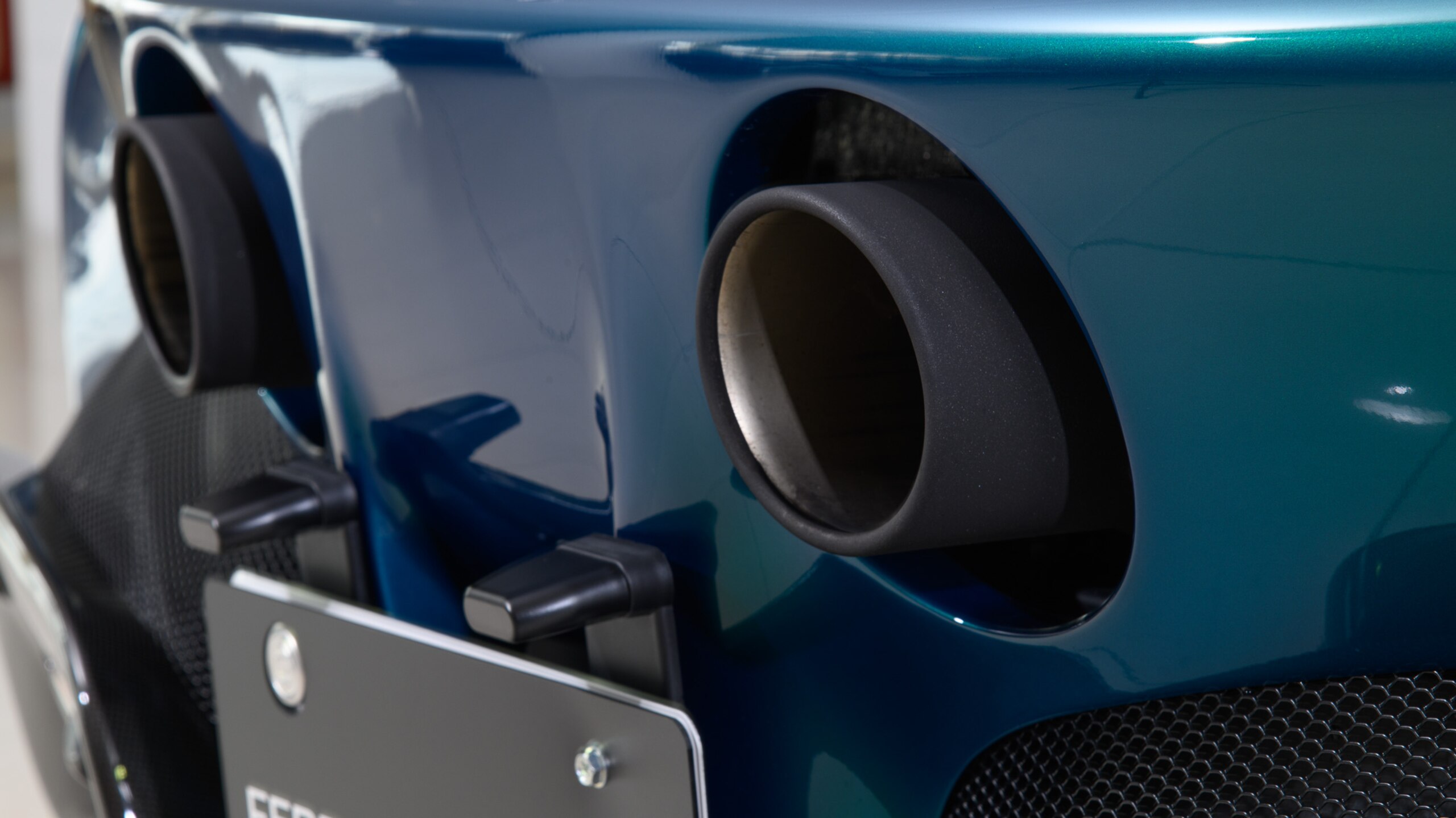 2023 Ferrari SF90 Spider Tailor Made — Photo 14 / 26