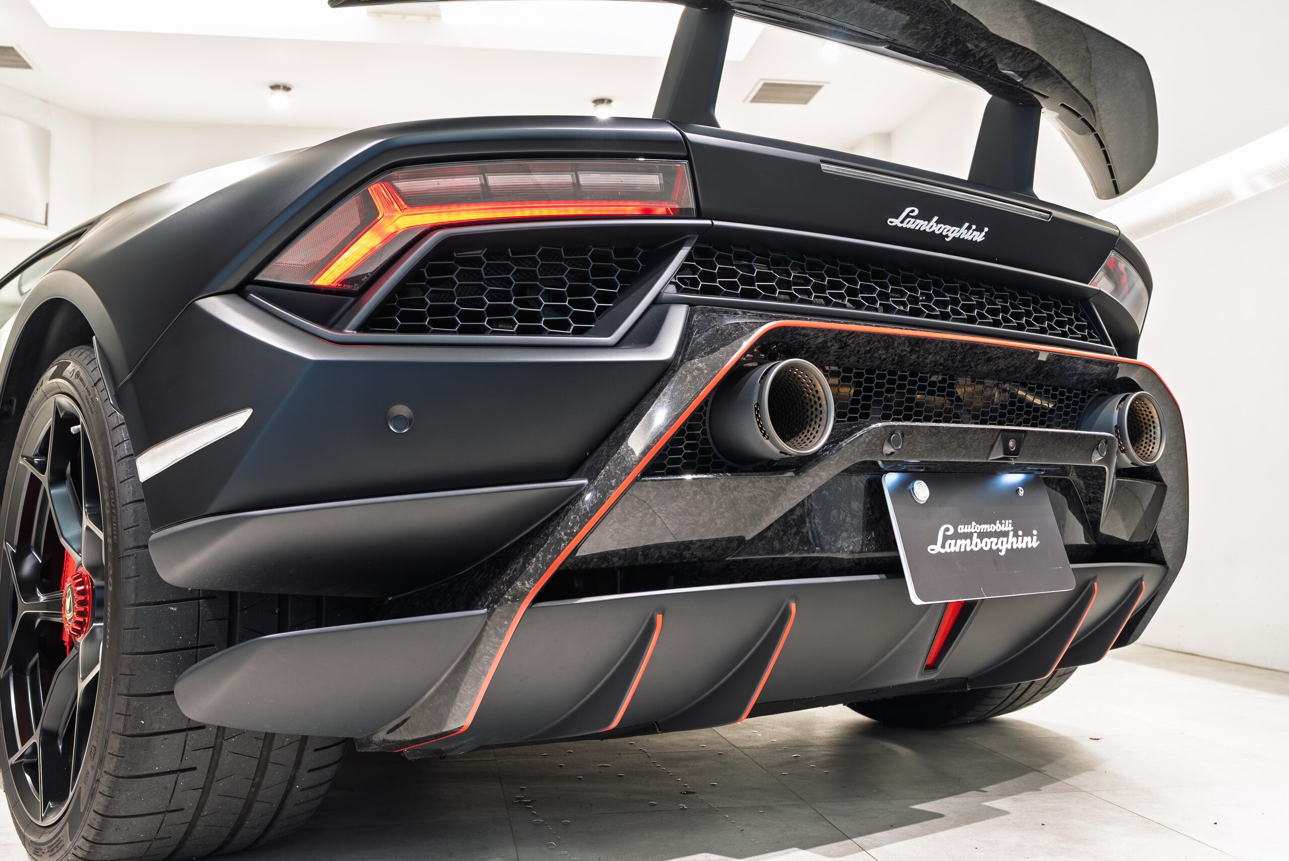 2018 Lamborghini Huracán Performante — Photo 15 / 25
