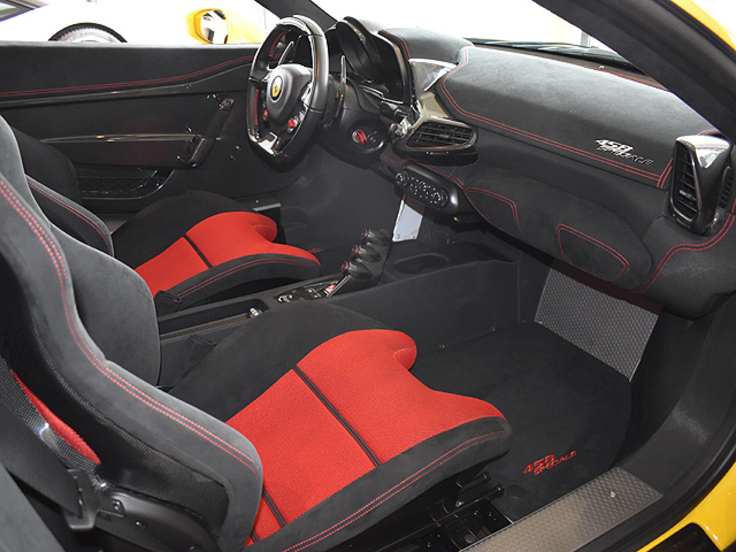 2014 Ferrari 458 Speciale — Photo 13 / 18