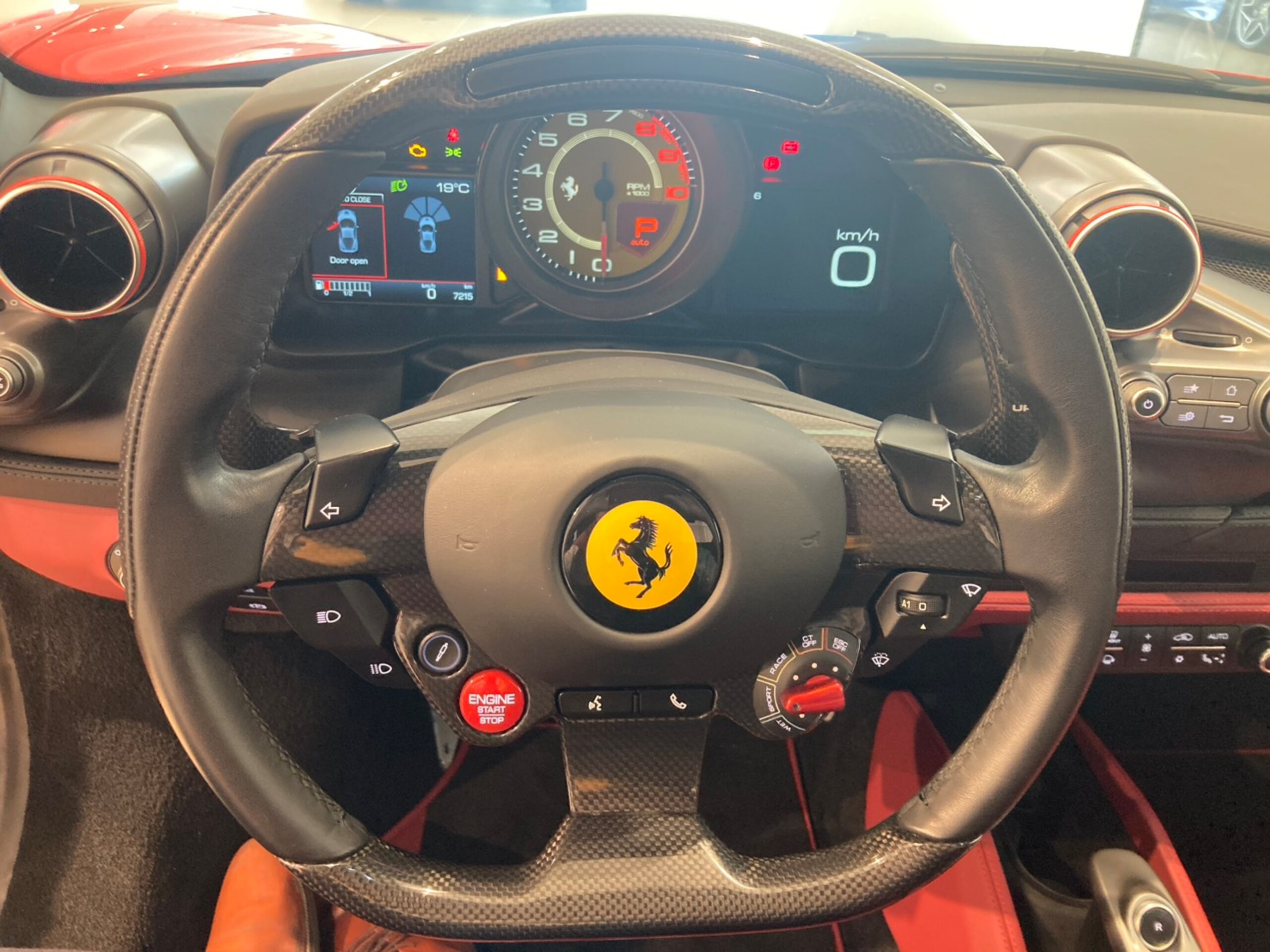 2020 Ferrari F8 Tributo — Photo 15 / 31