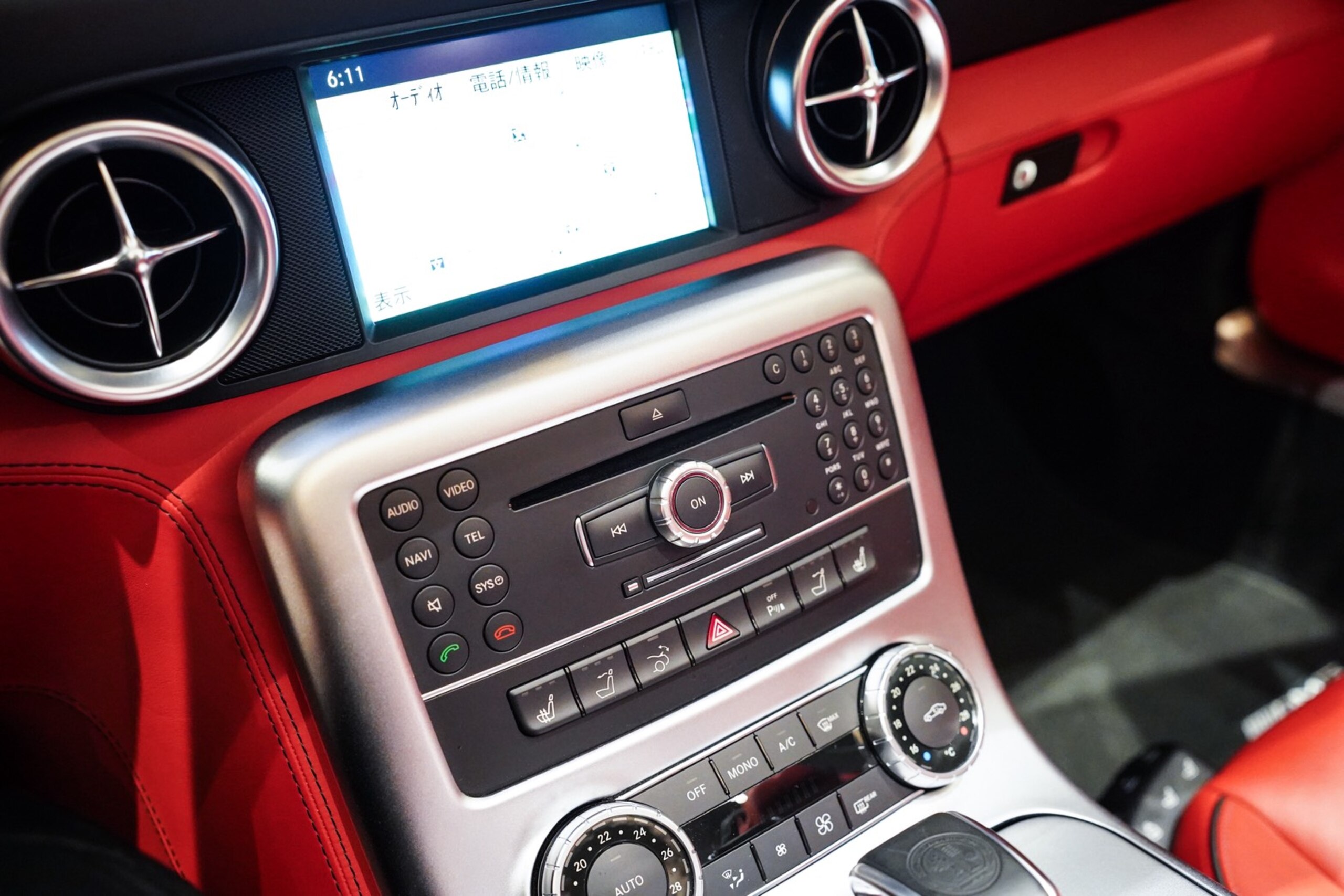 2013 Mercedes Benz SLS AMG Roadster — Photo 14 / 20