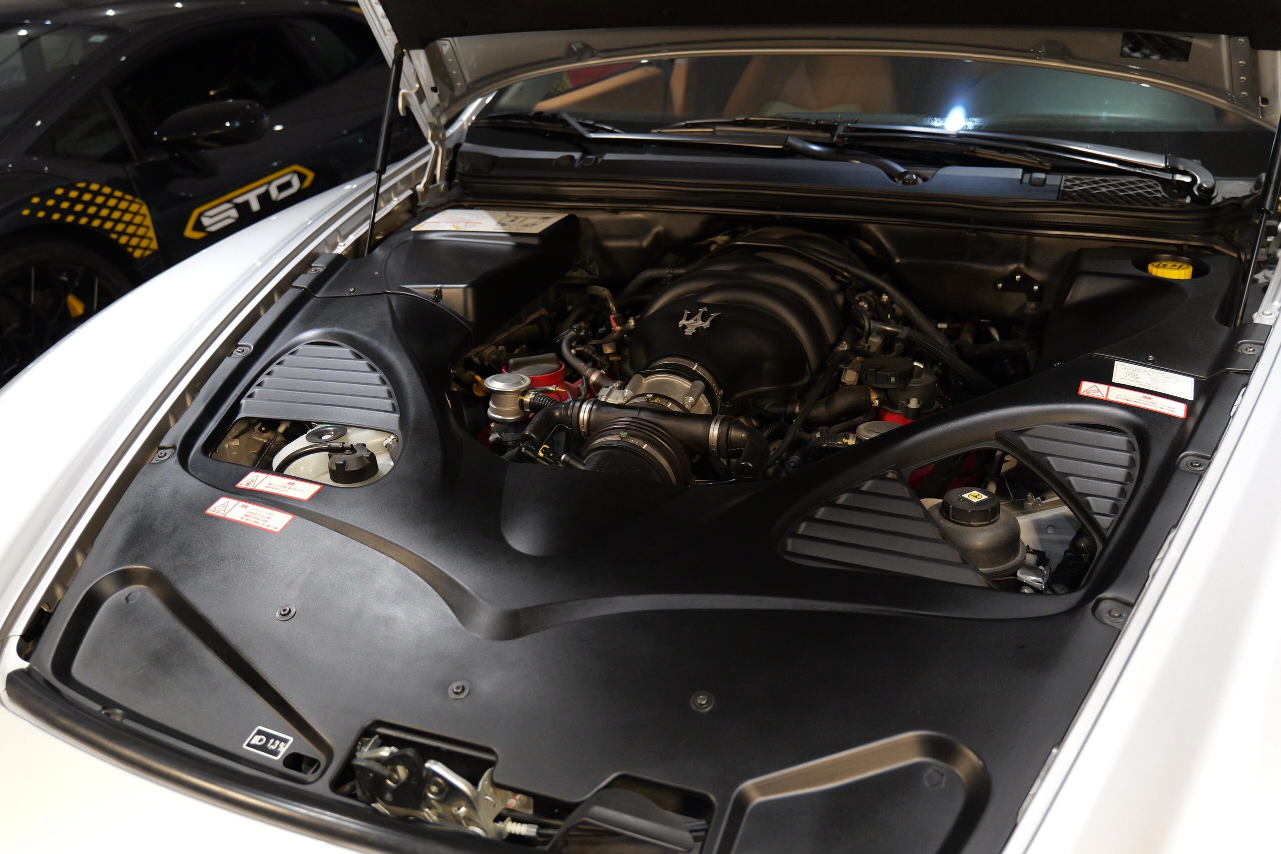 2012 Maserati Quattroporte Sport GT S — Photo 16 / 17