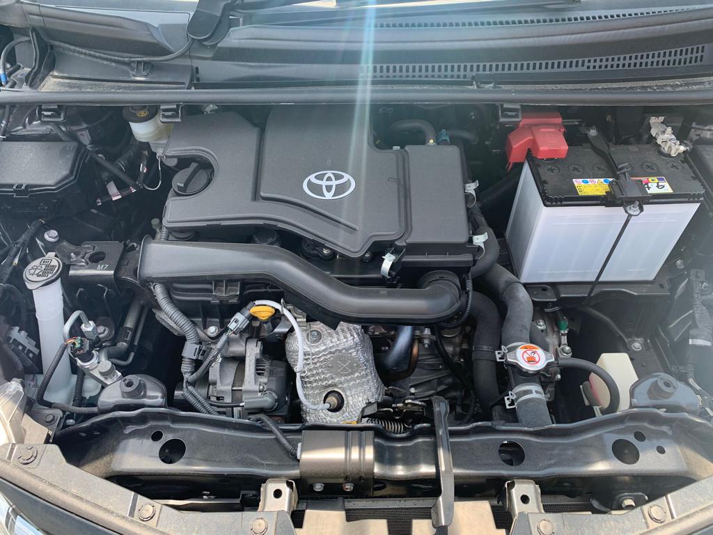 2019 Toyota Vitz — Photo 7 / 20