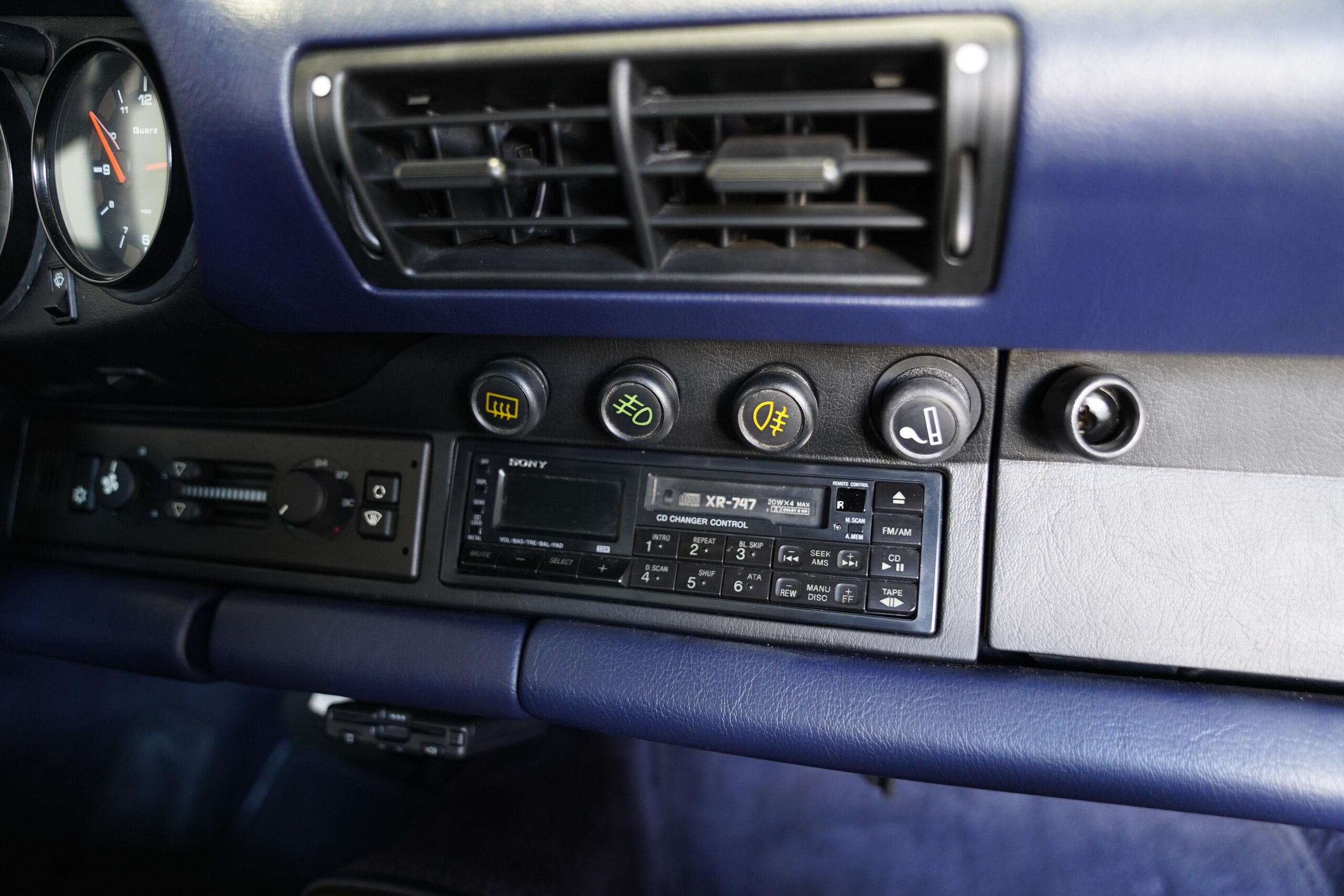 1991 Porsche 911 Carrera 2 — Photo 8 / 14