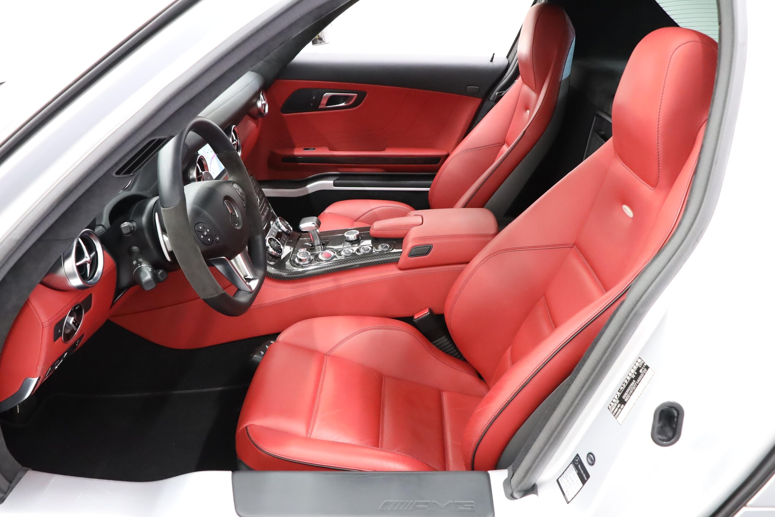 2010 Mercedes Benz SLS AMG — Photo 11 / 21