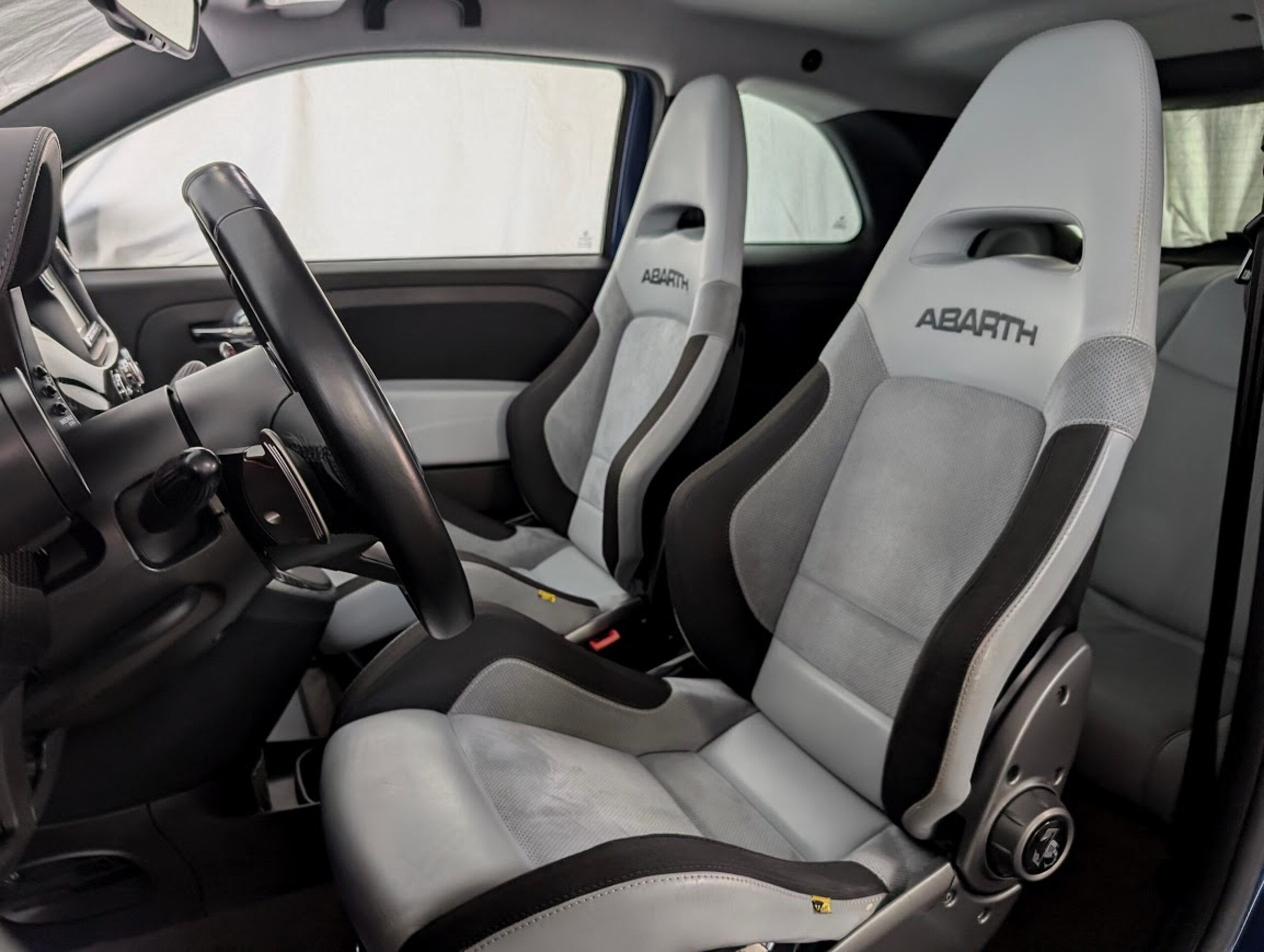 2011 Abarth 695 Tributo Ferrari — Photo 7 / 35