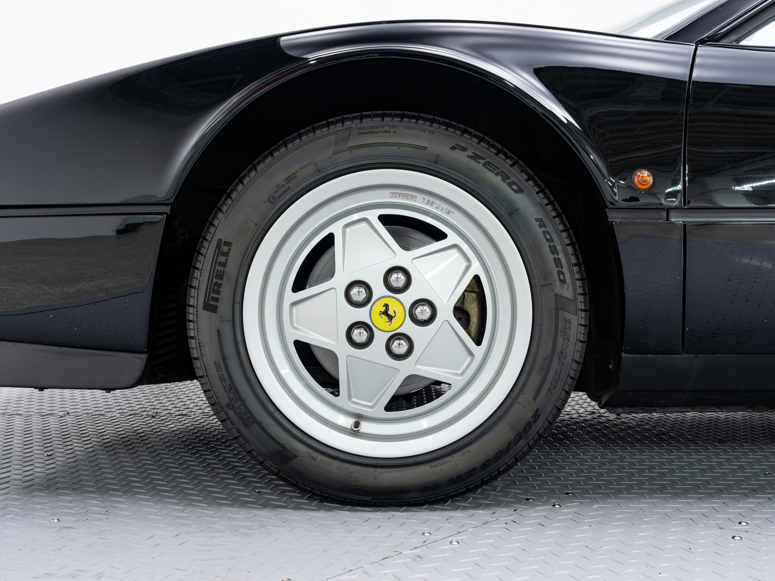 1989 Ferrari 328GTS — Photo 18 / 20
