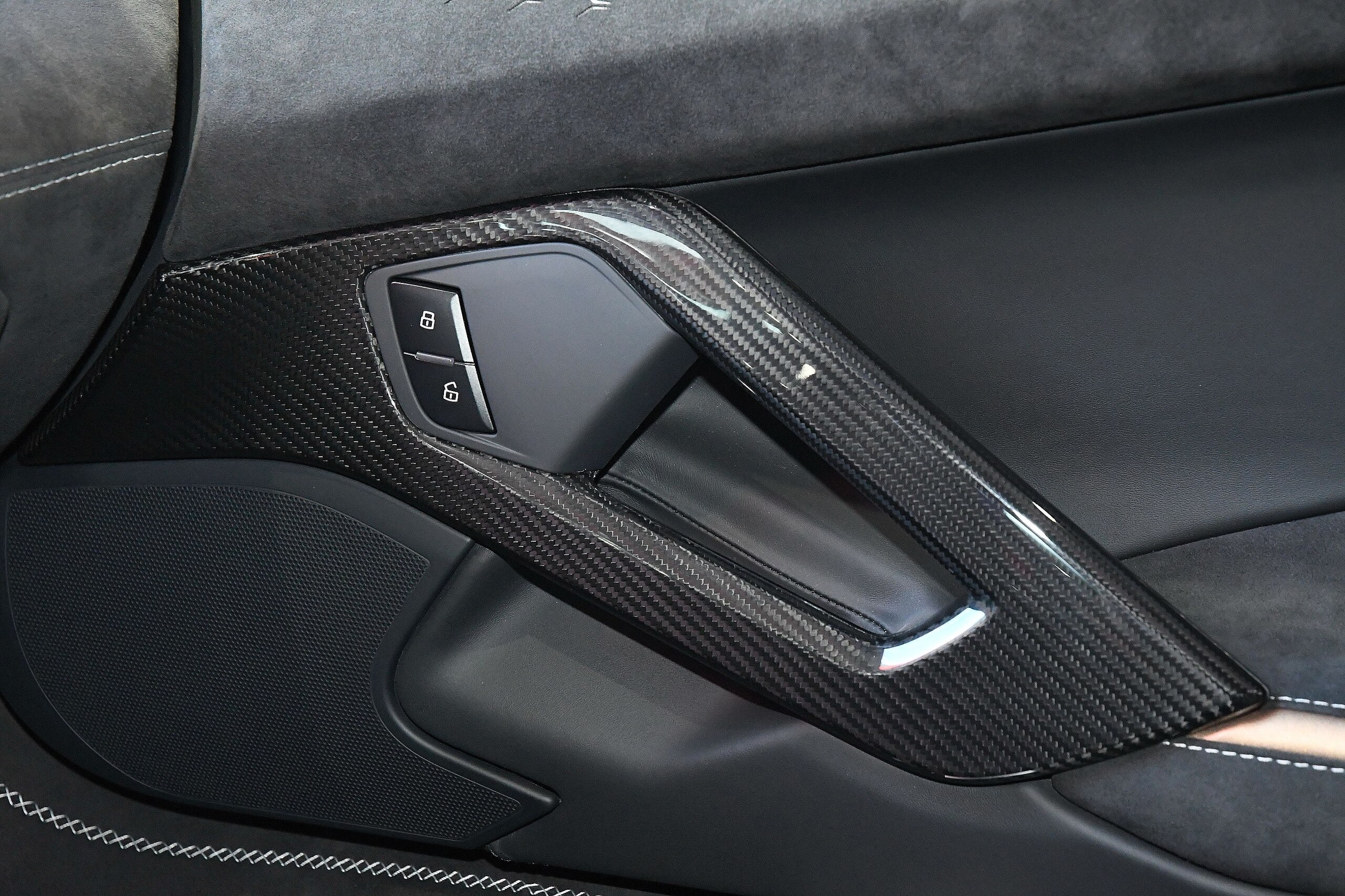 2022 Lamborghini Aventador Roadster LP780-4 Ultimae — Photo 38 / 55