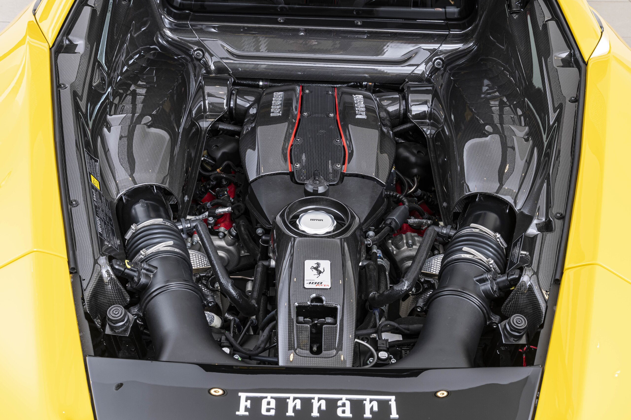 2019 Ferrari 488 Pista — Photo 15 / 17