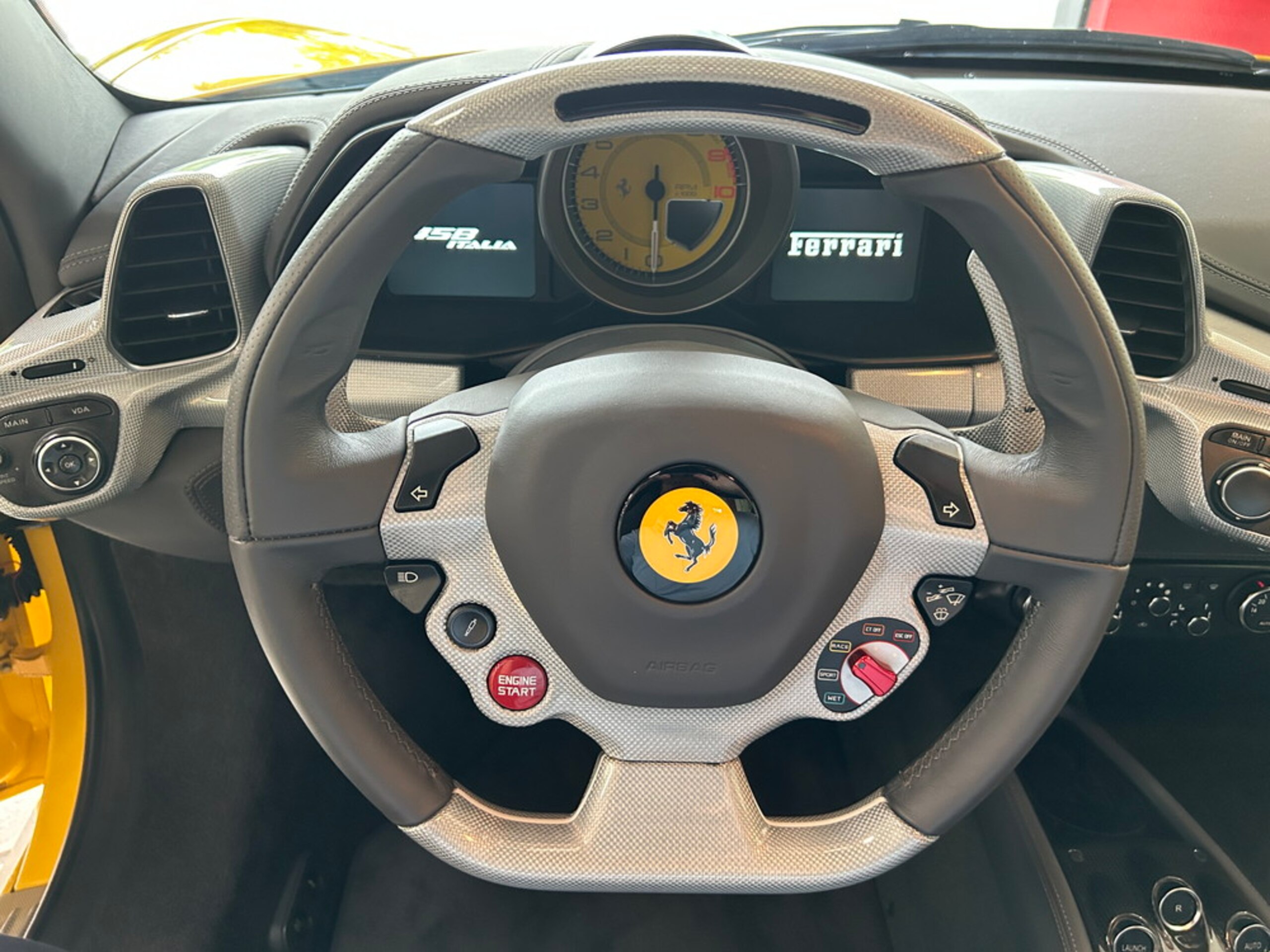 2013 Ferrari 458 Italia F1 DCT — Photo 8 / 16