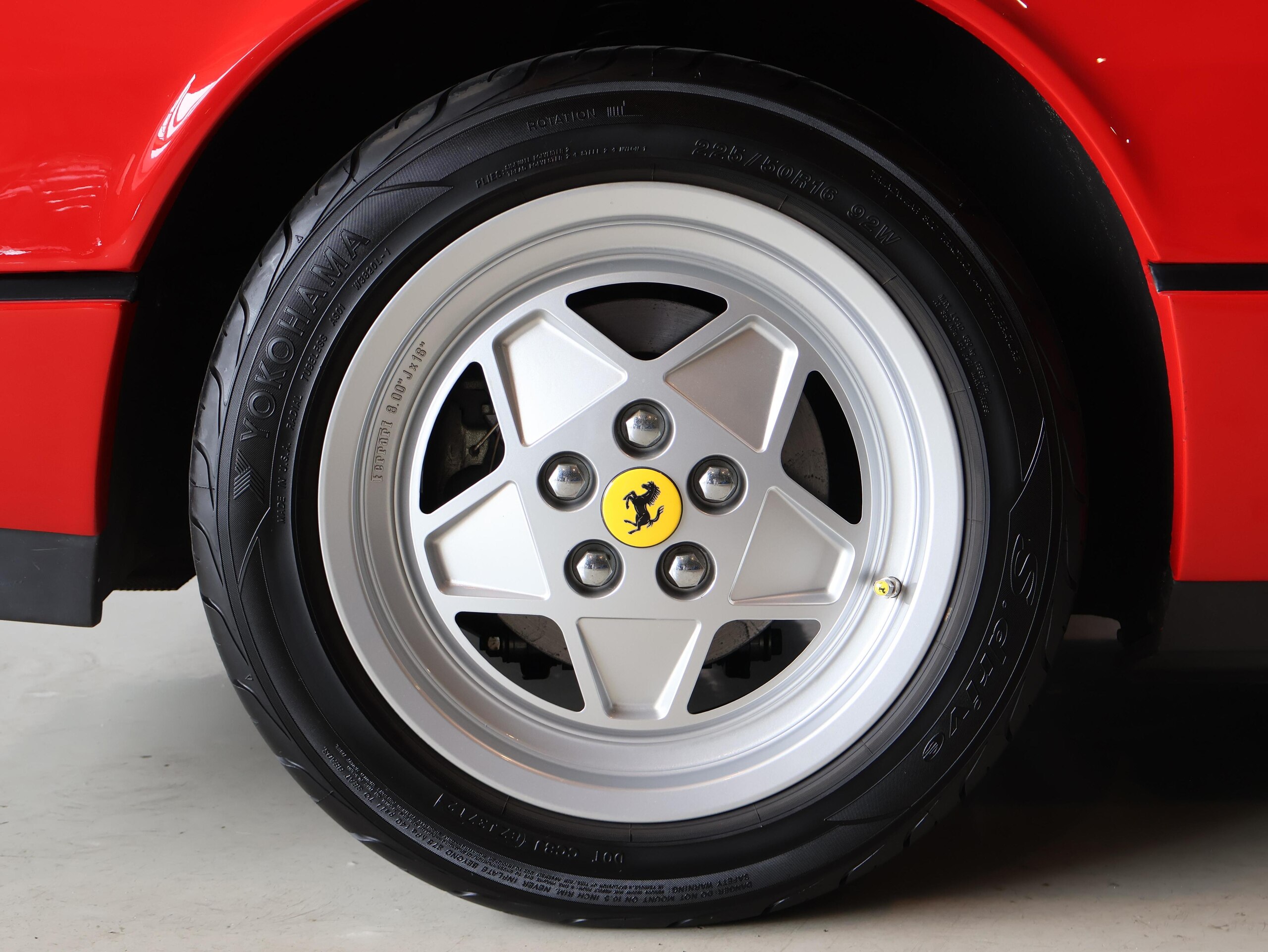 1989 Ferrari 328GTS — Photo 41 / 52