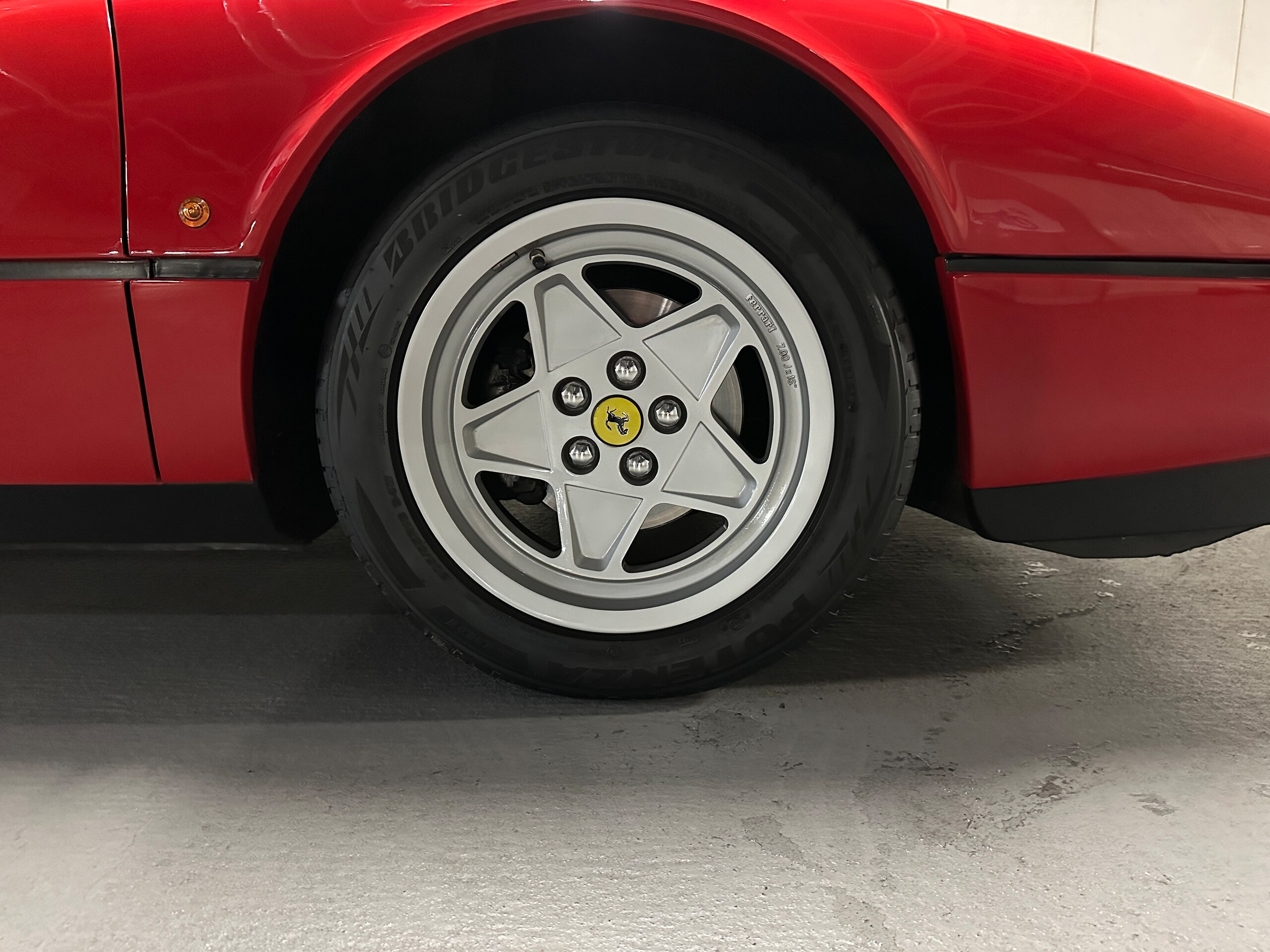 1986 Ferrari 328 GTB — Photo 17 / 19