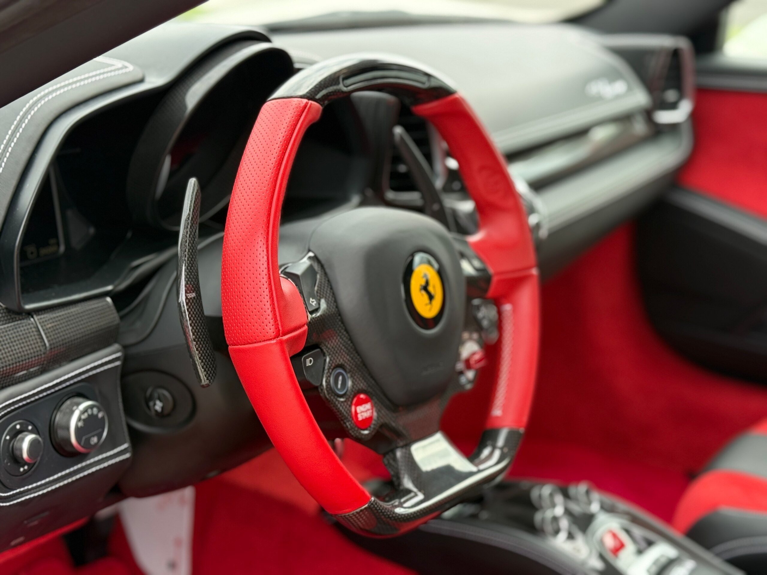 2014 Ferrari 458 Italia F1 DCT — Photo 26 / 52