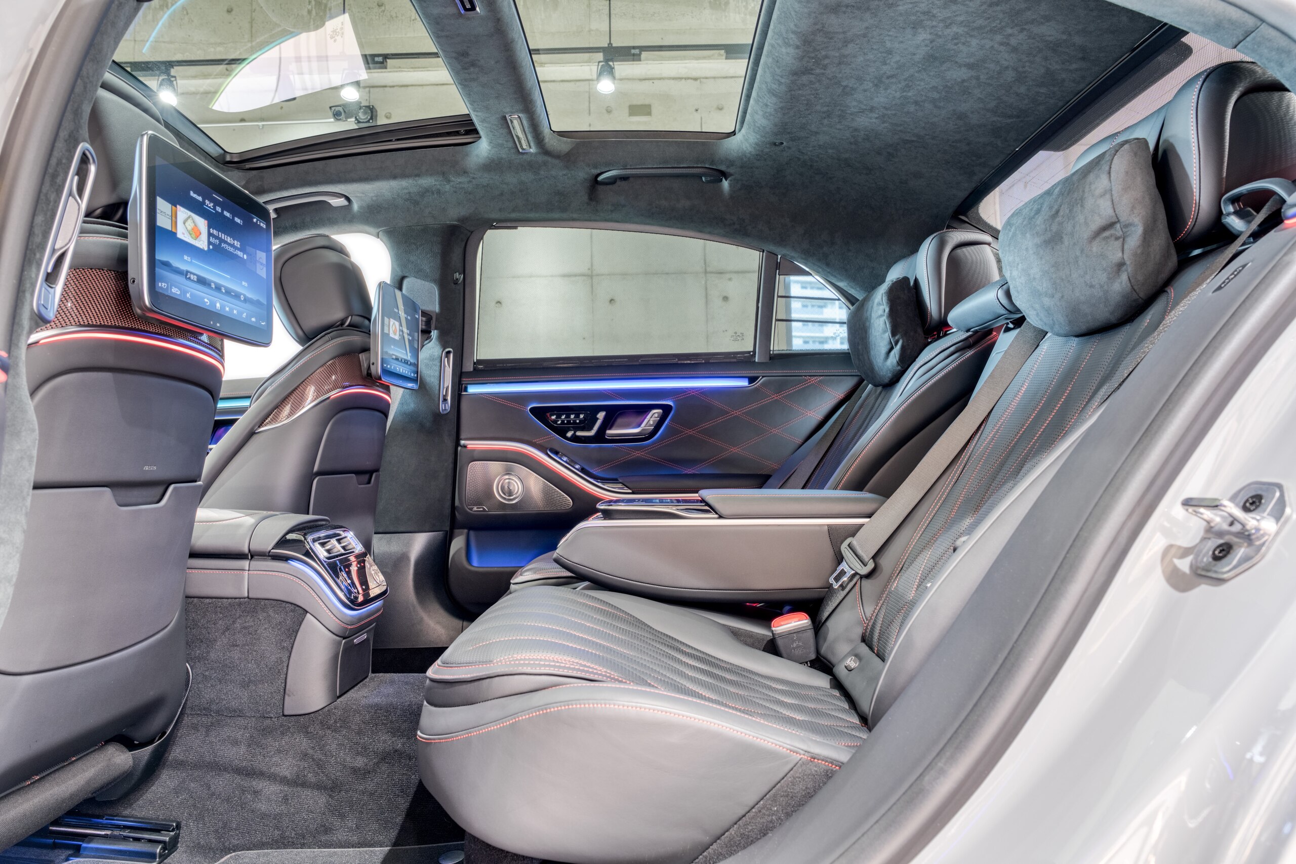 2024 Mercedes Benz AMG S63 E Performance — Photo 19 / 26
