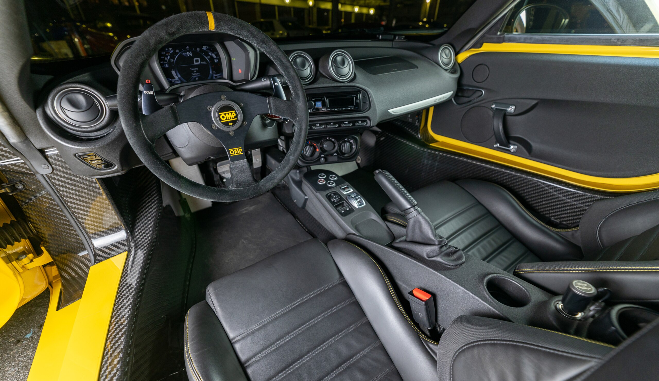 2016 Alfa Romeo 4C — Photo 6 / 17