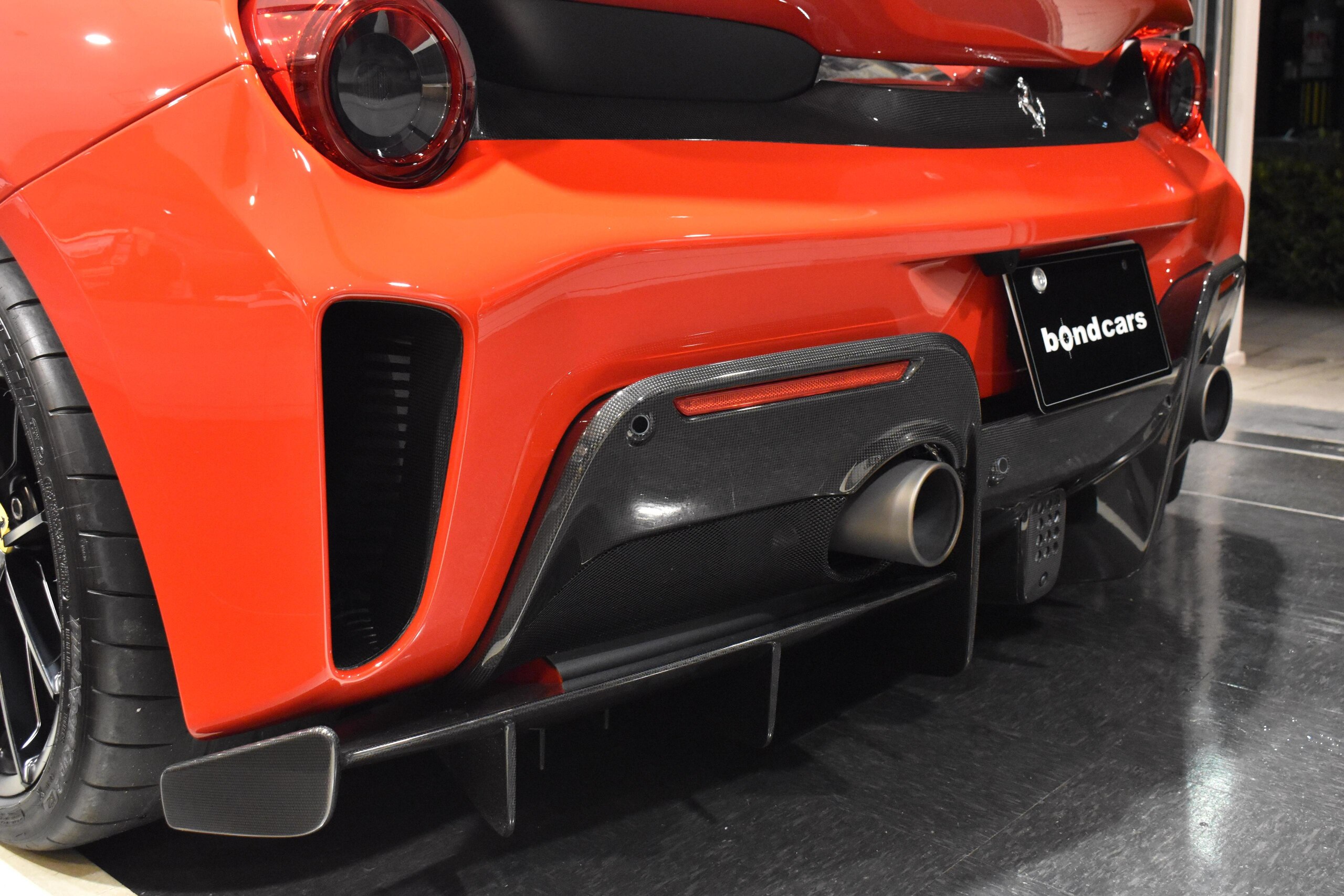 2020 Ferrari 488 Pista — Photo 9 / 23