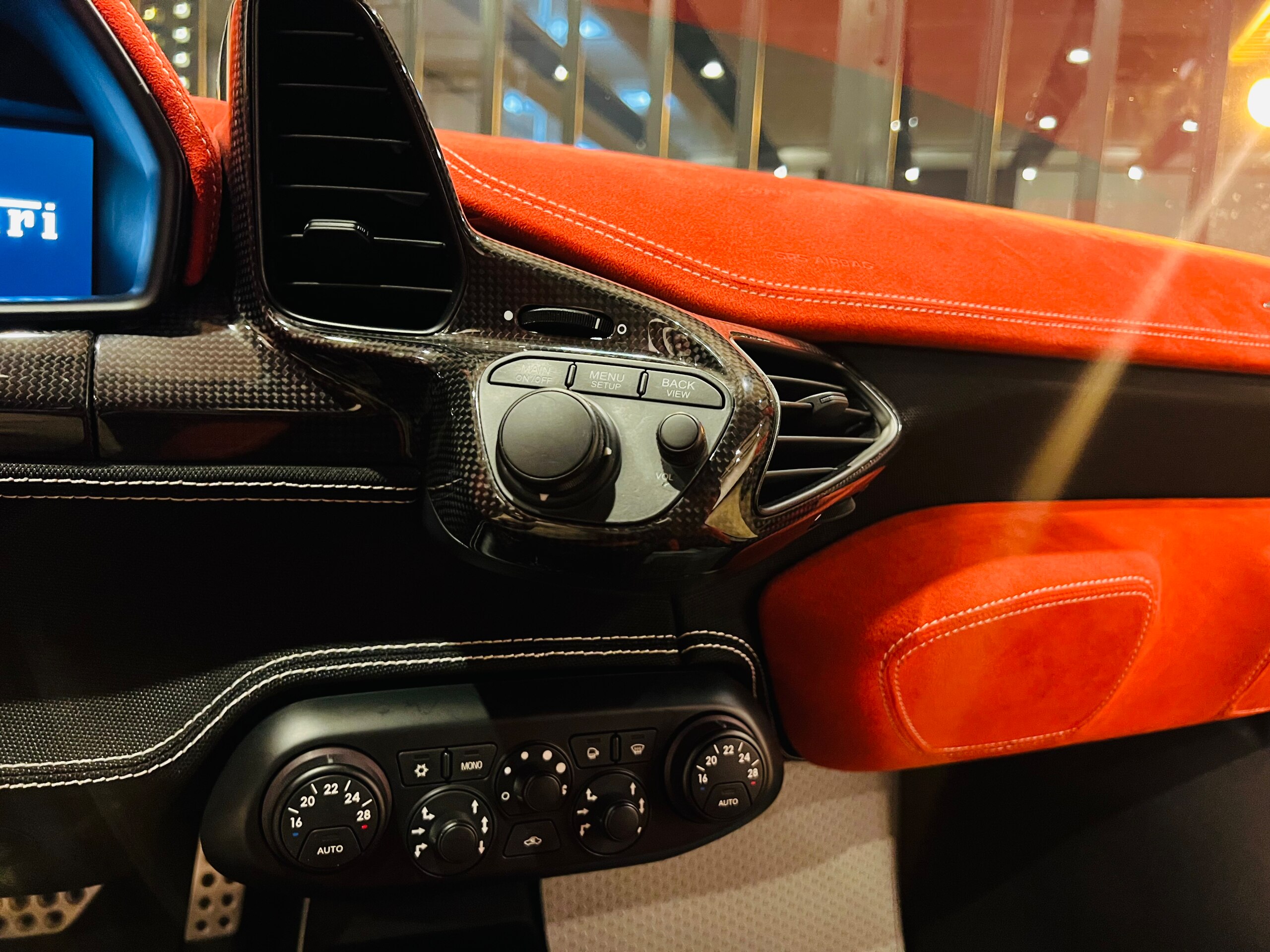2015 Ferrari 458 Speciale — Photo 11 / 19