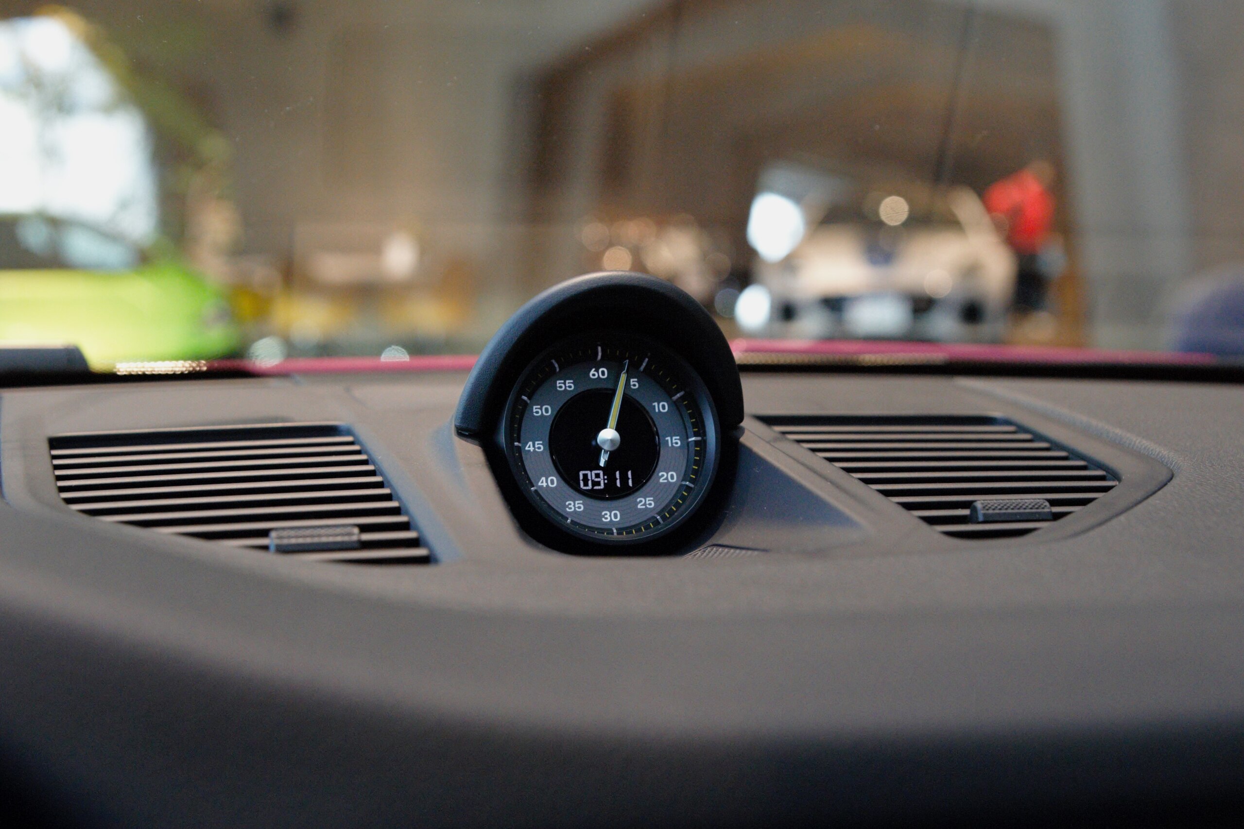 2024 Porsche 911 GT3 — Photo 11 / 16
