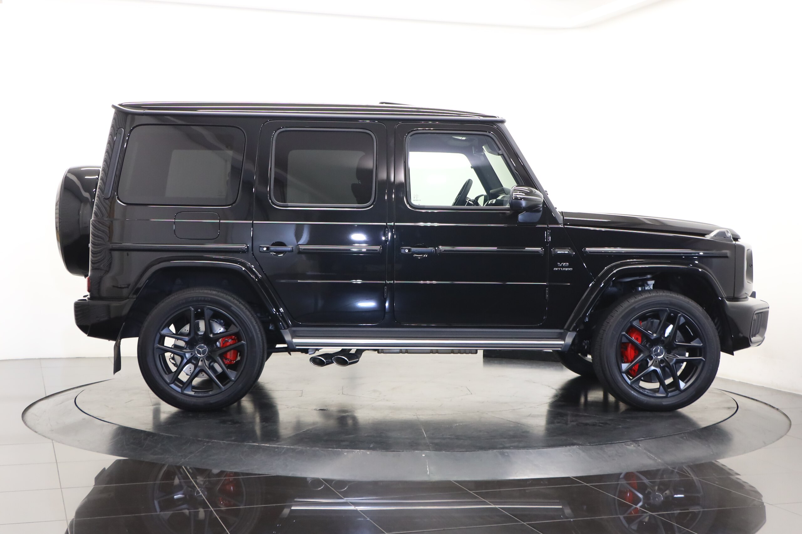 2024 Mercedes Benz G63 AMG — Photo 6 / 28