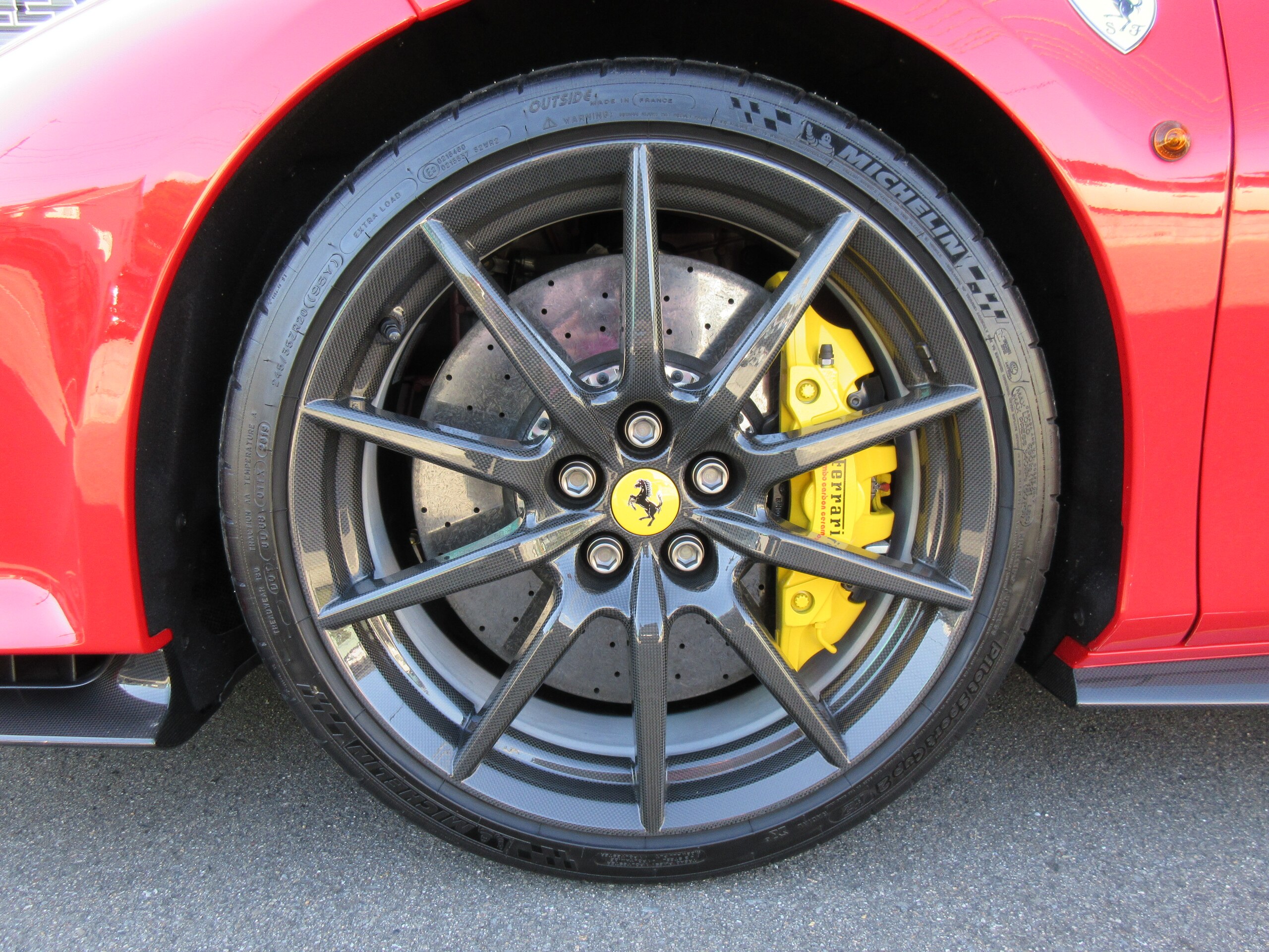 2019 Ferrari 488 Pista — Photo 15 / 17