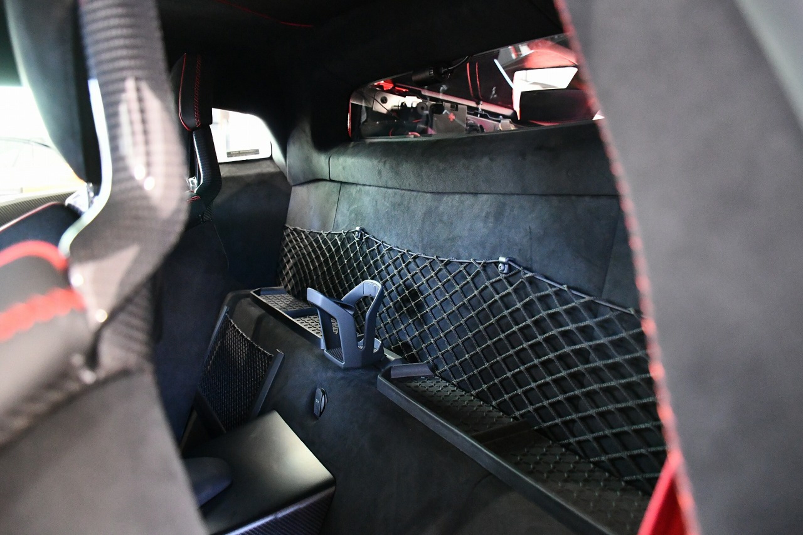 2019 Lamborghini Aventador SVJ — Photo 28 / 46