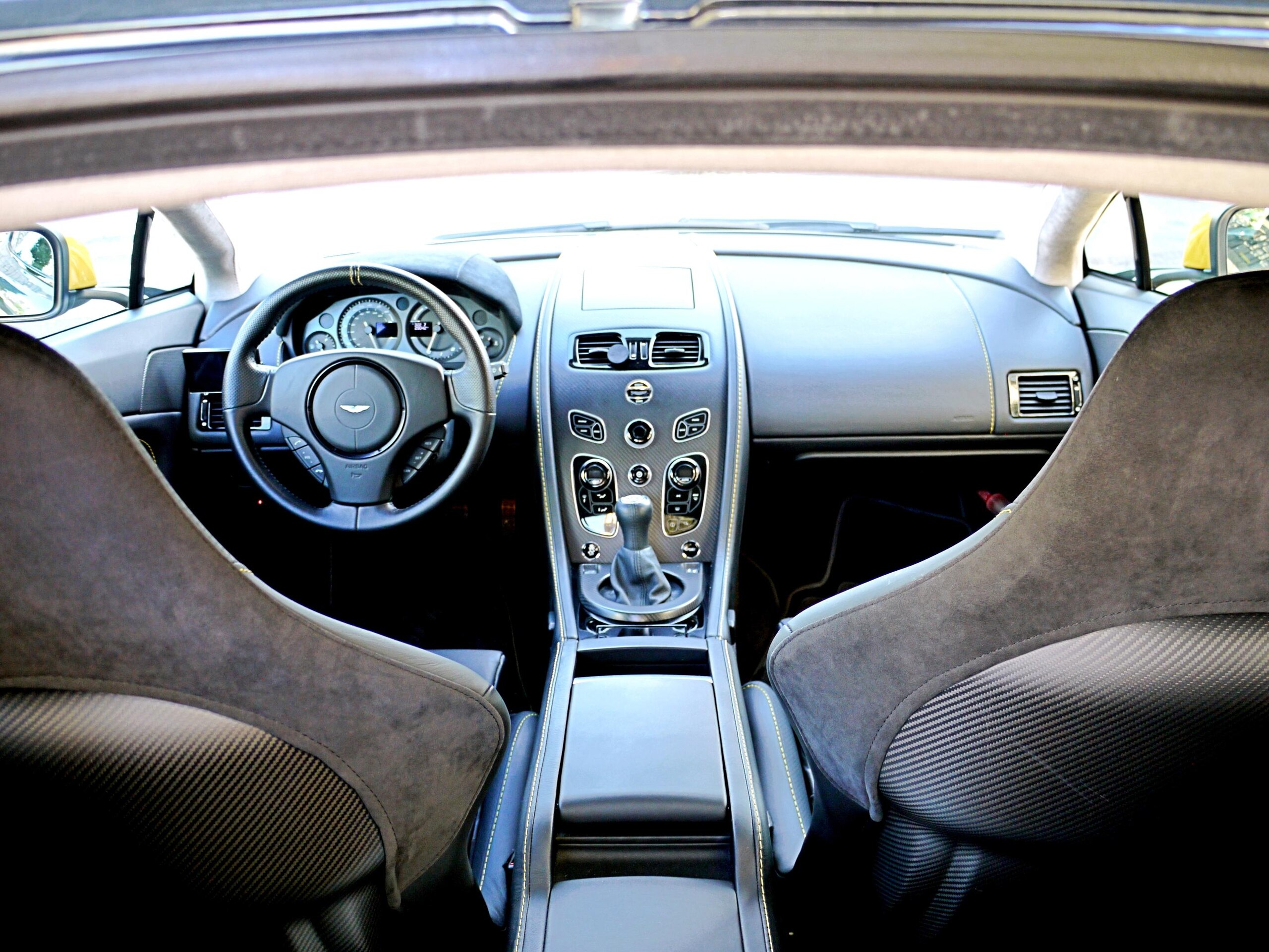 2016 Aston Martin V8 Vantage N430 — Photo 6 / 14
