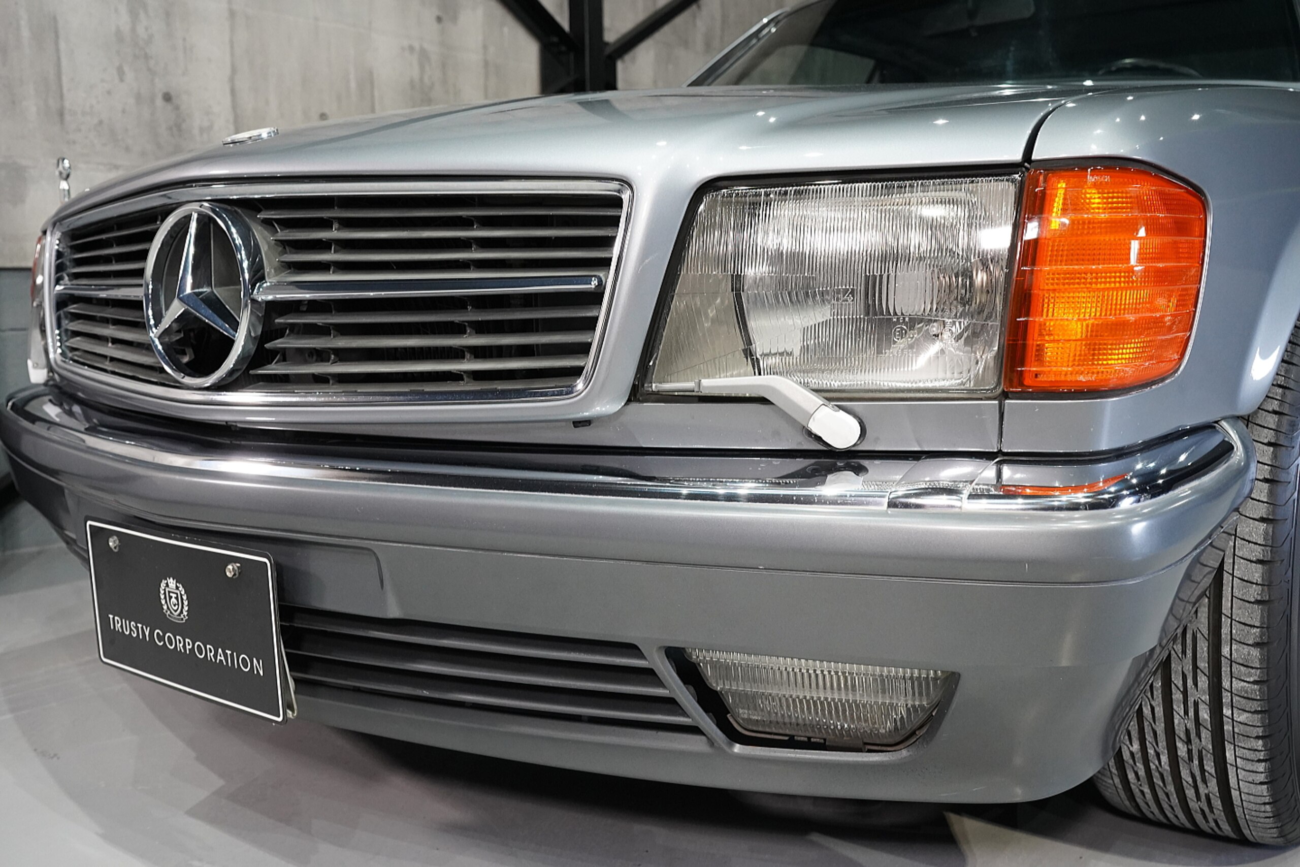 1989 Mercedes Benz 560SEC — Photo 7 / 23