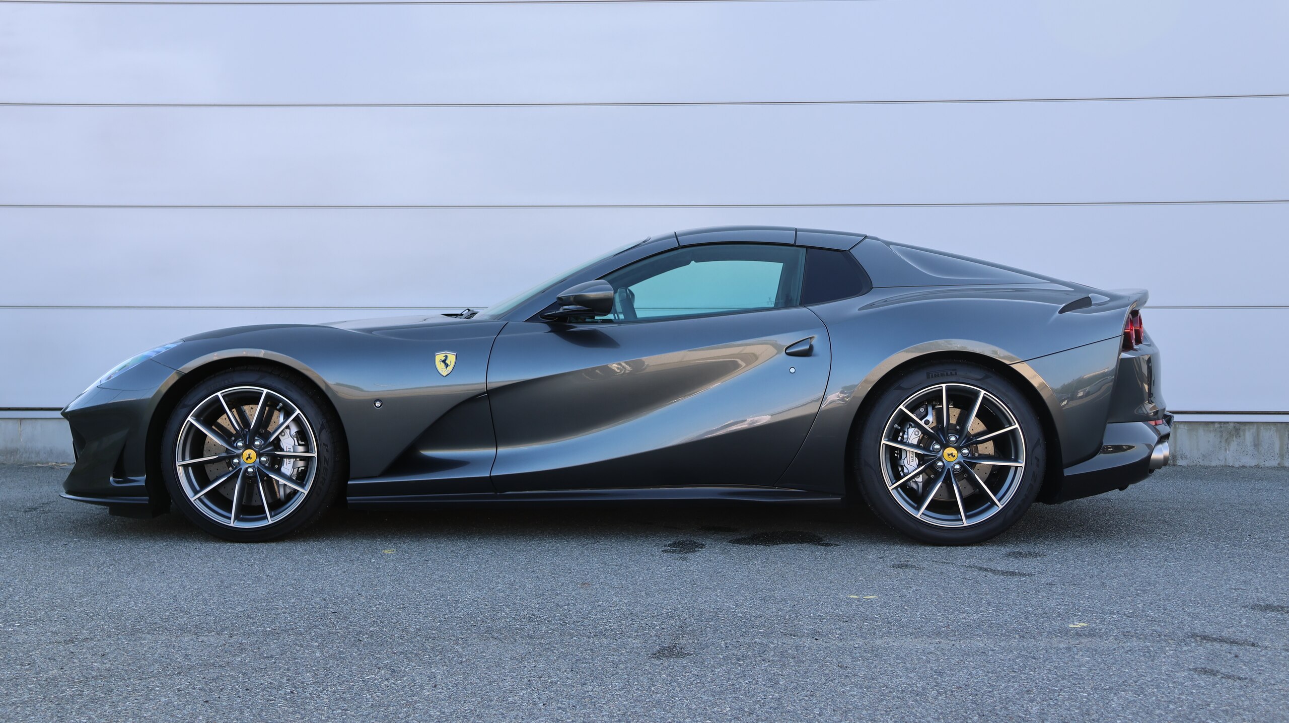 2021 Ferrari 812GTS — Photo 33 / 38