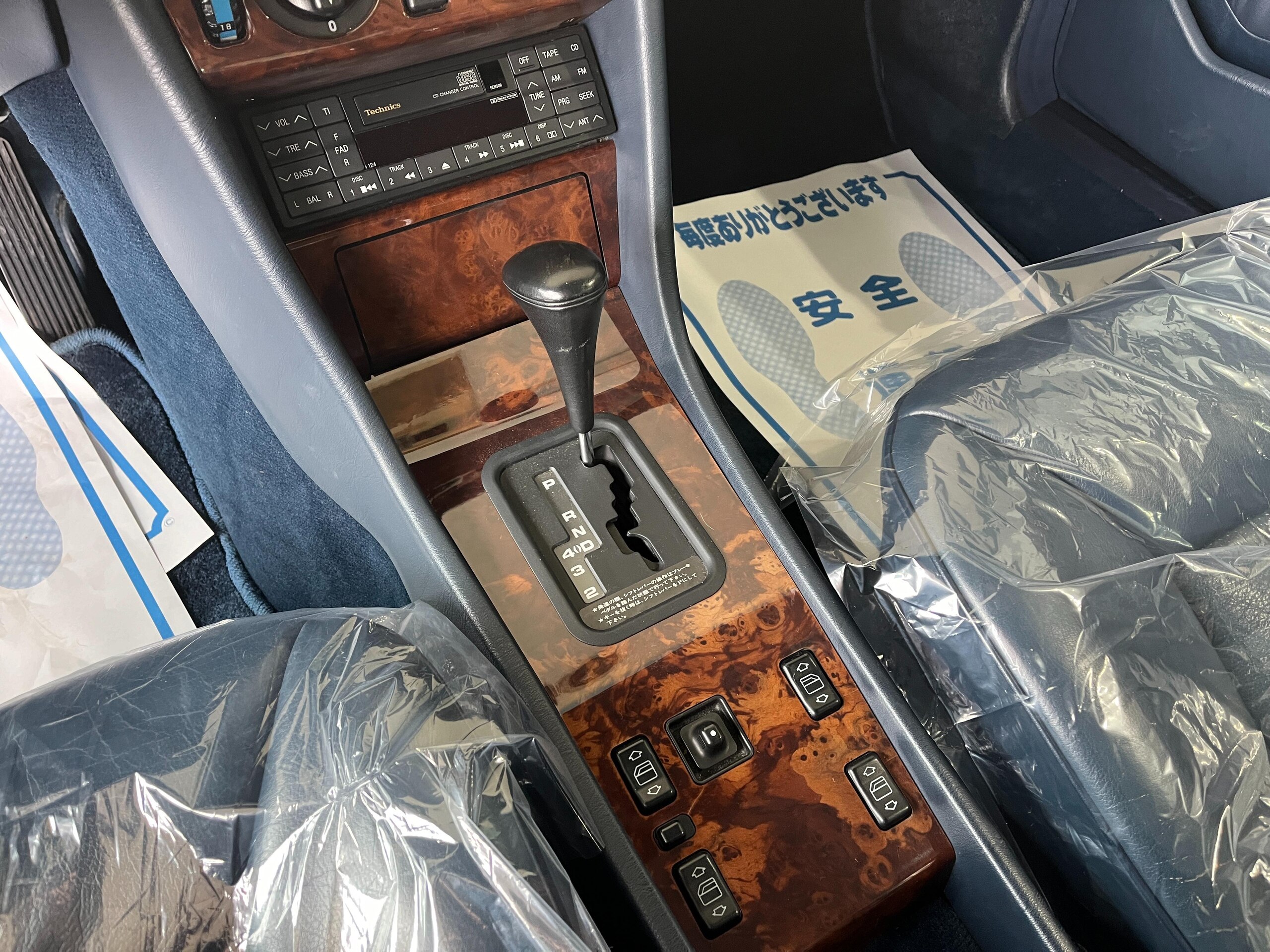 1991 Mercedes Benz 300CE-24 — Photo 12 / 18