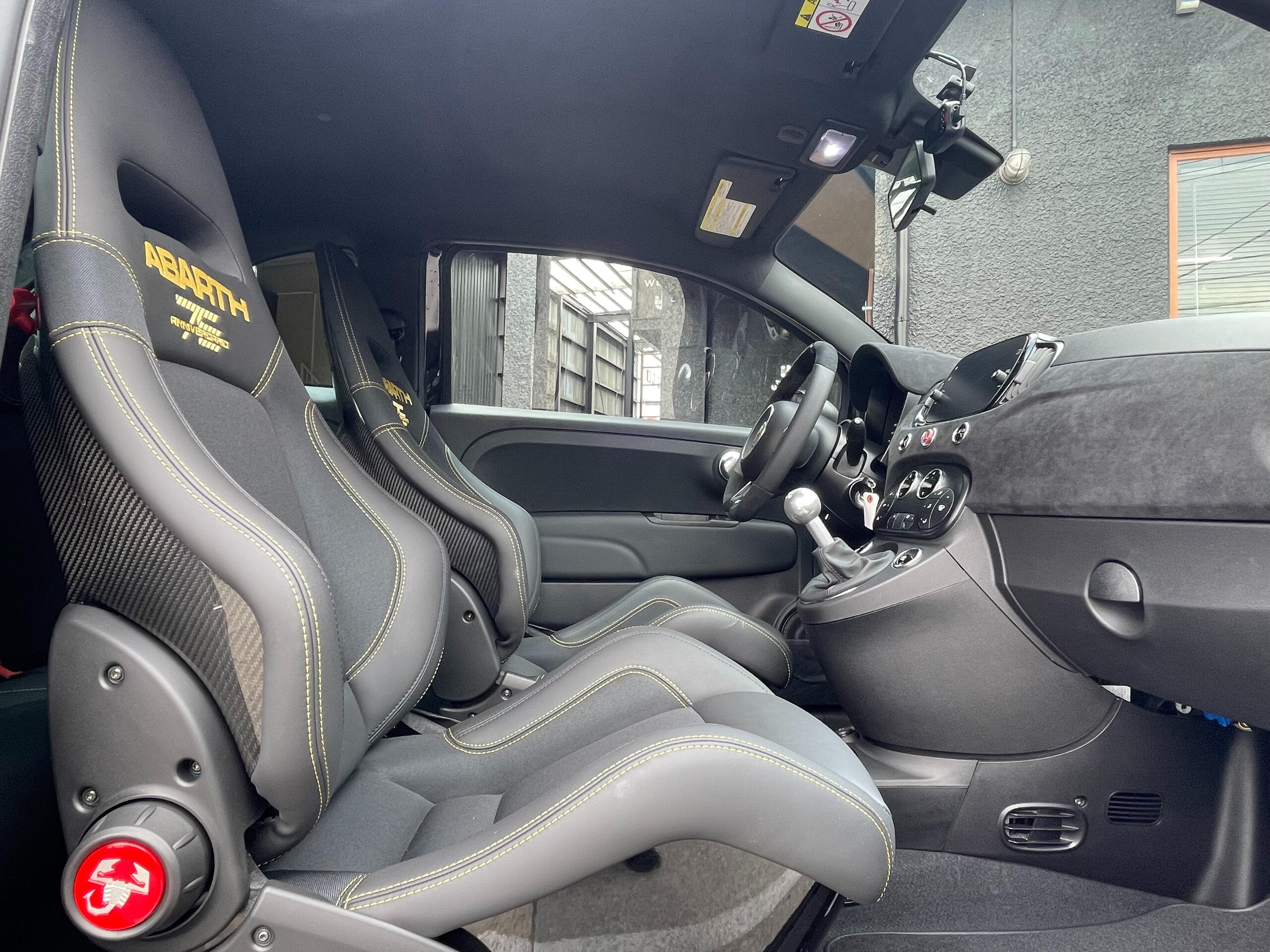2025 Abarth 695 75th Anniversary — Photo 29 / 33