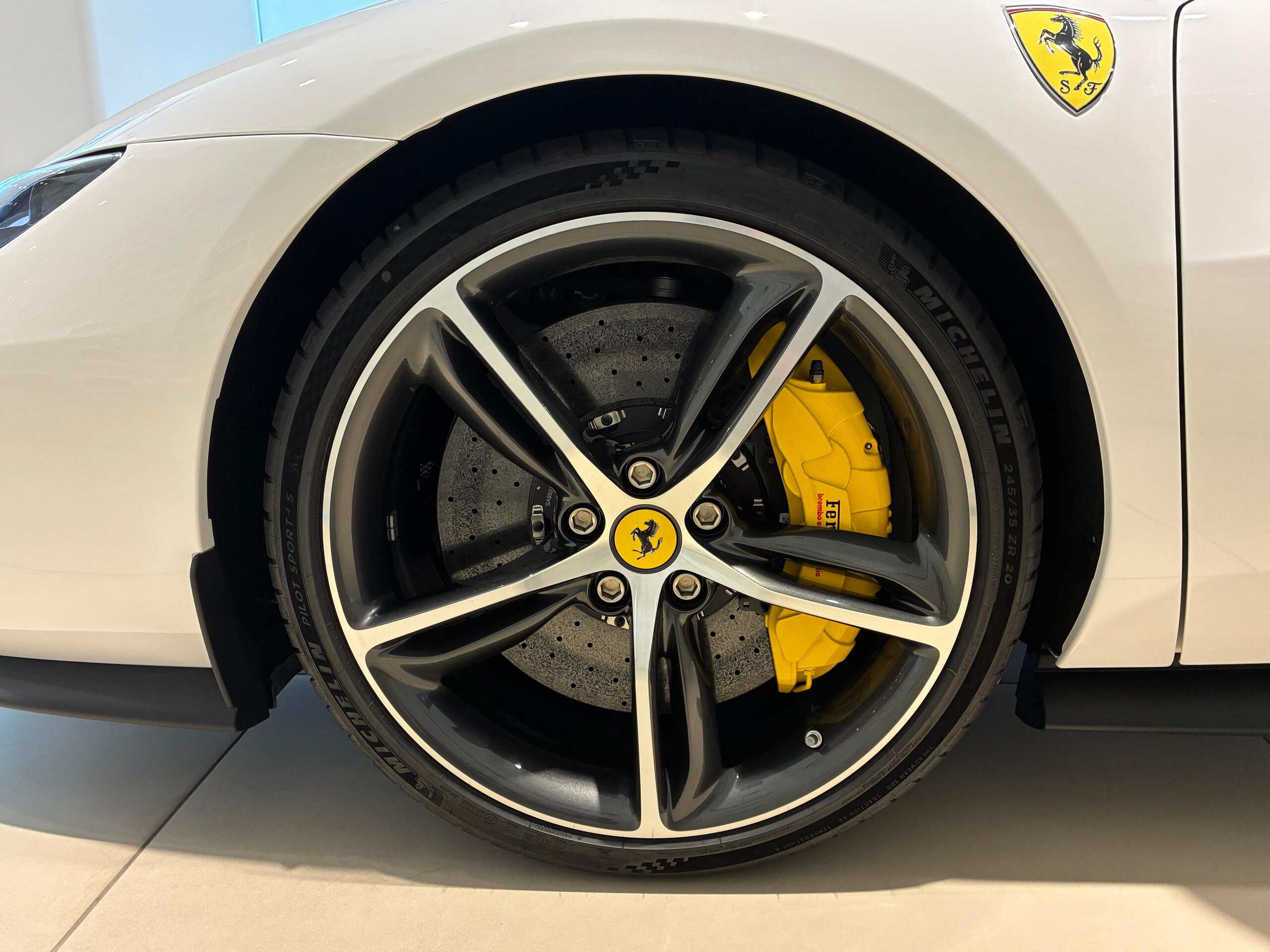 2025 Ferrari 296GTS — Photo 27 / 76