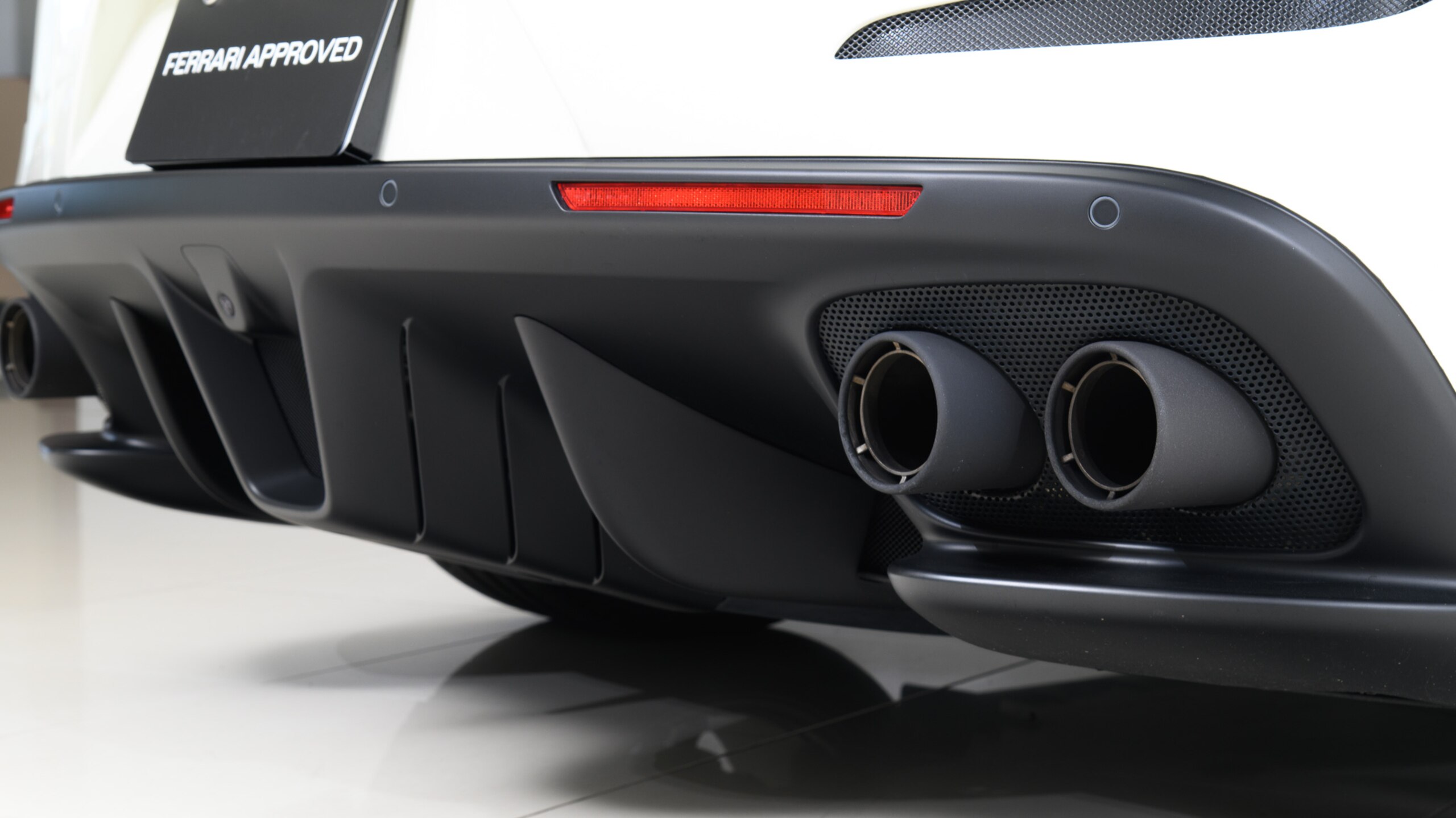 2020 Ferrari GTC4Lusso — Photo 21 / 24