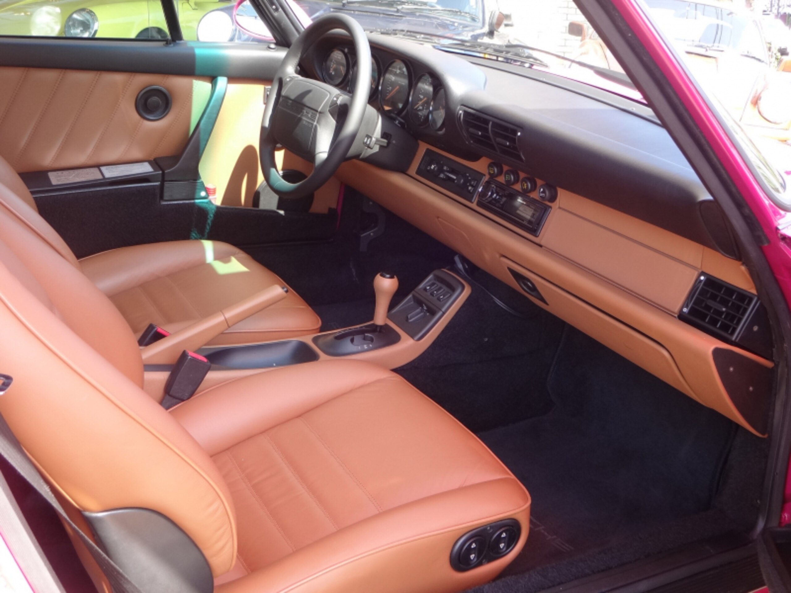 1993 Porsche 911 Carrera 2 — Photo 8 / 8