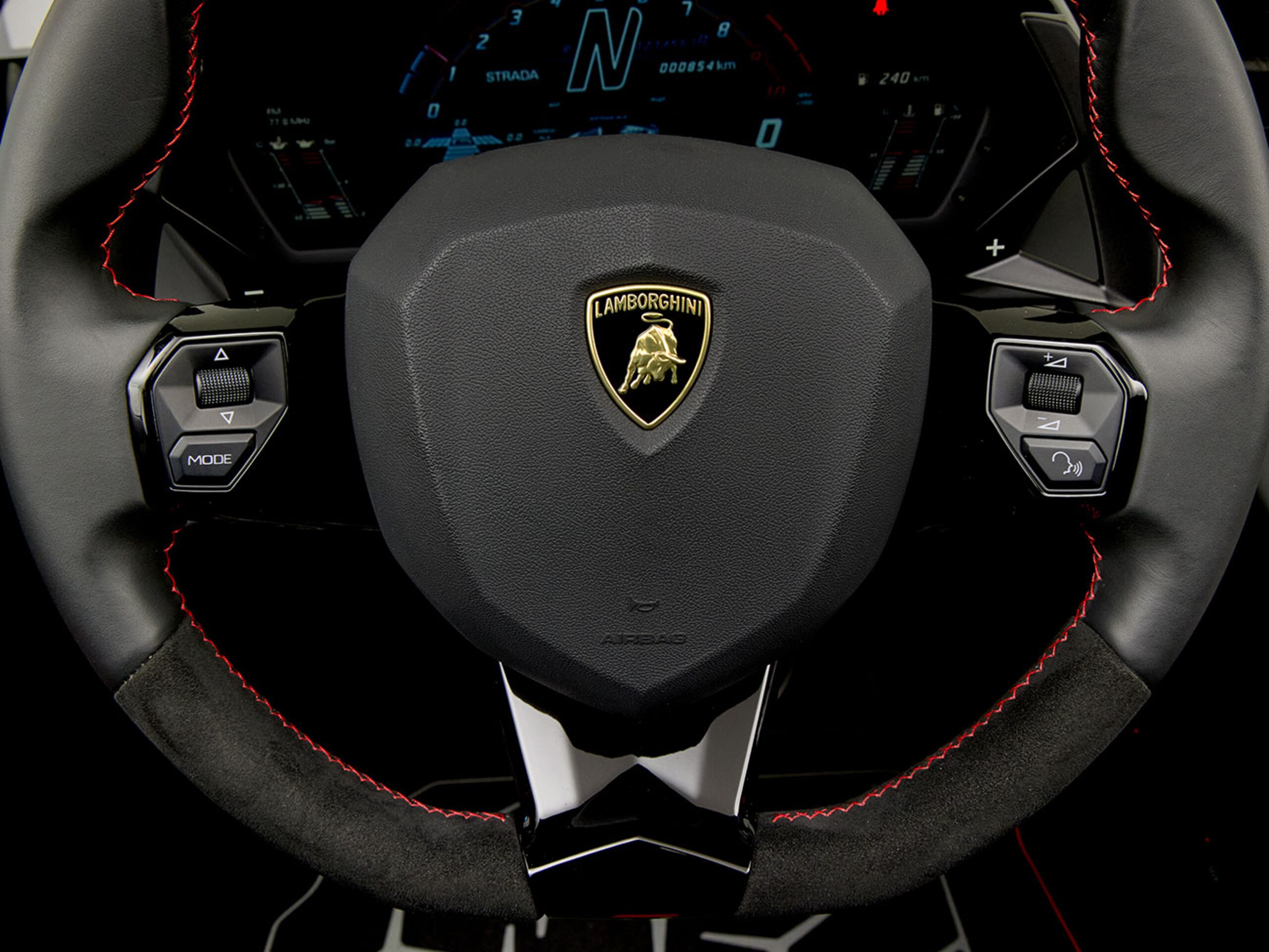 2020 Lamborghini Aventador SVJ Roadster — Photo 13 / 20
