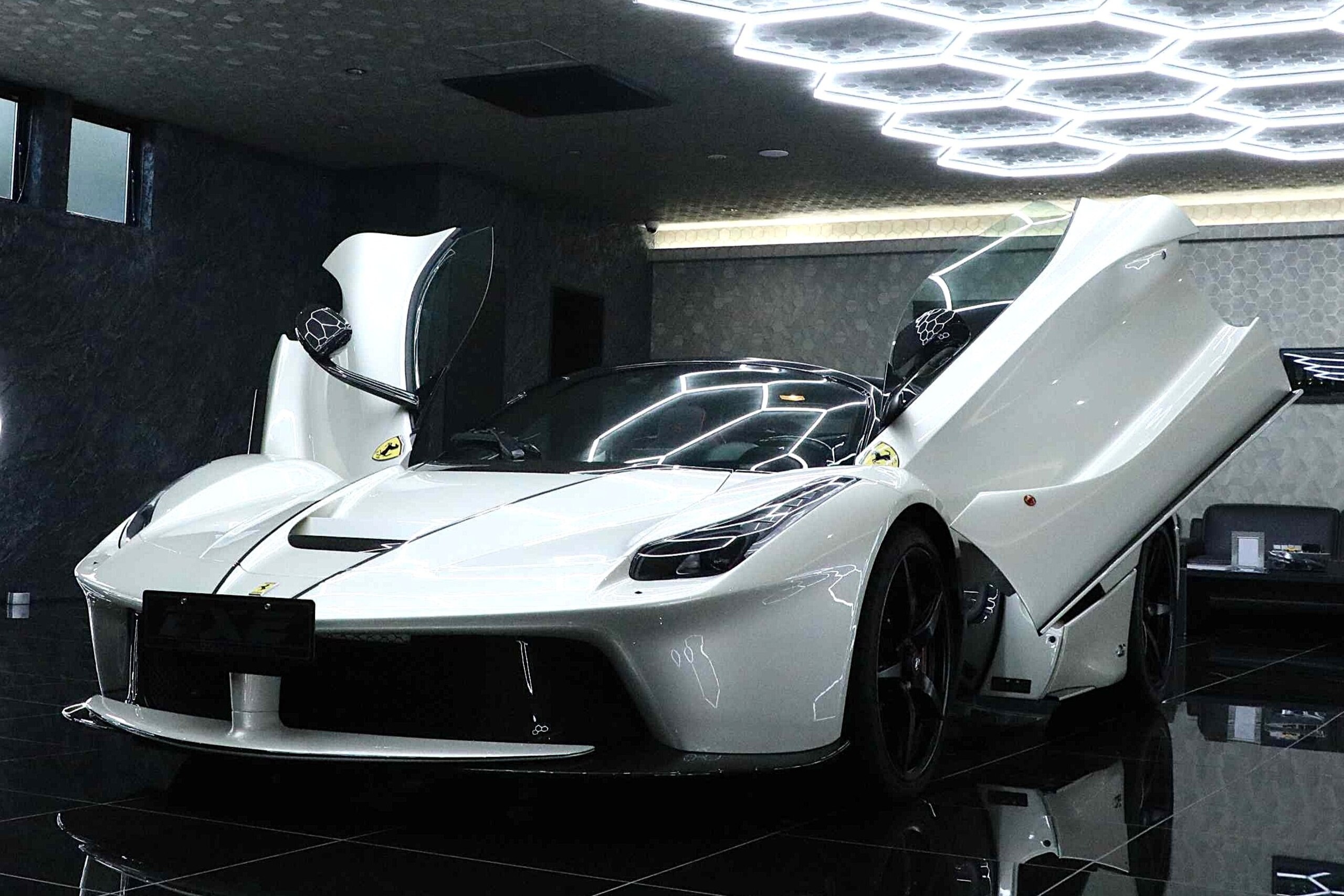 2017 Ferrari LaFerrari Carbon Fiber B-Pillars for sale in Japan