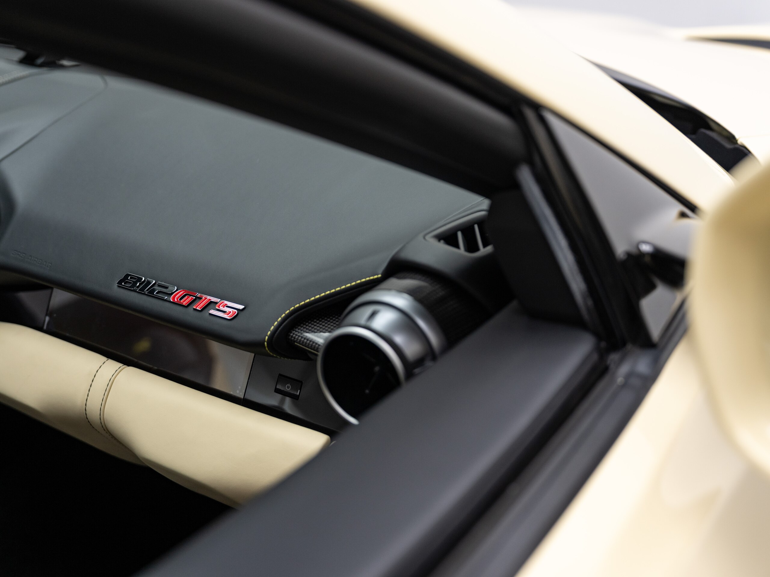 2023 Ferrari 812GTS — Photo 18 / 32