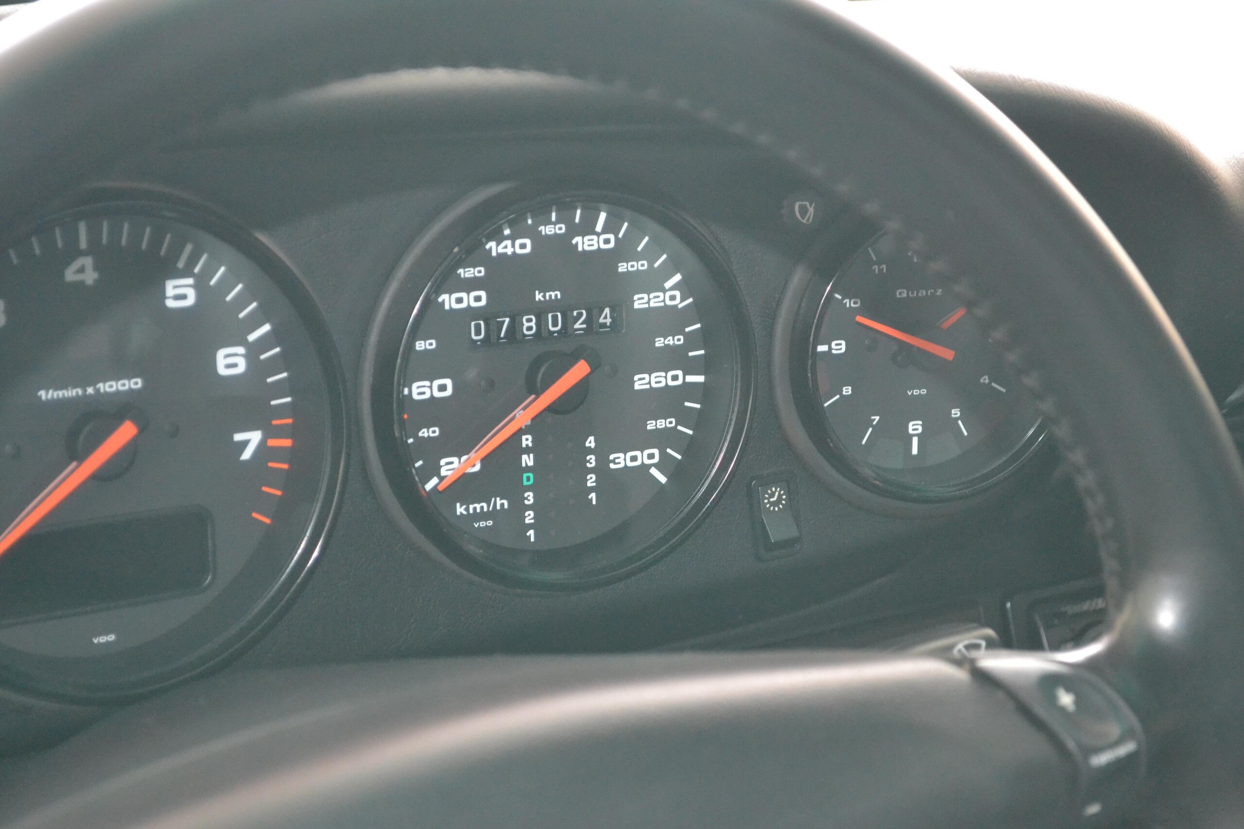 1995 Porsche 911 Carrera 2 — Photo 16 / 24
