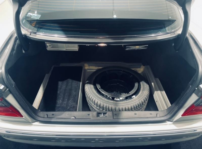 2001 Mercedes Benz E55 AMG — Photo 8 / 19